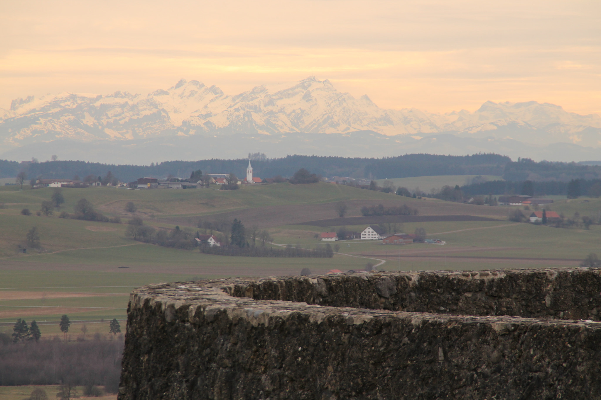 Canon EOS 1100D (EOS Rebel T3 / EOS Kiss X50) sample photo. Viewpoint castle zeil in front of the alps photography