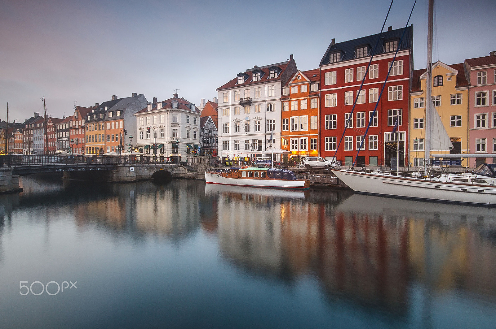 Canon EOS 50D sample photo. Dusk at nyhavn photography