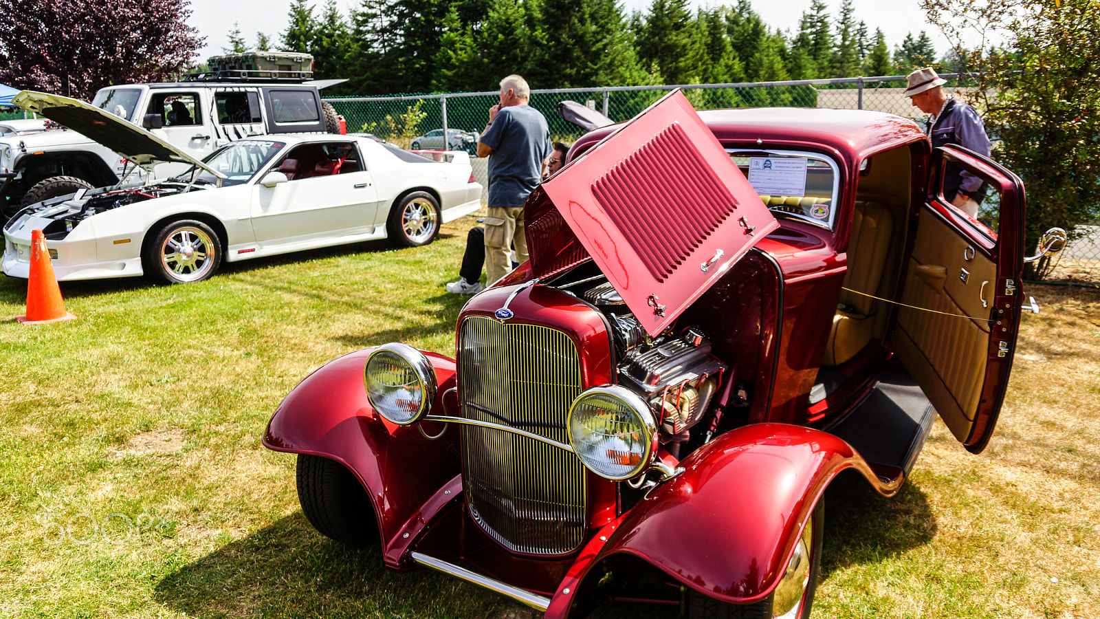Sony DT 18-135mm F3.5-5.6 SAM sample photo. Hot rod show photography