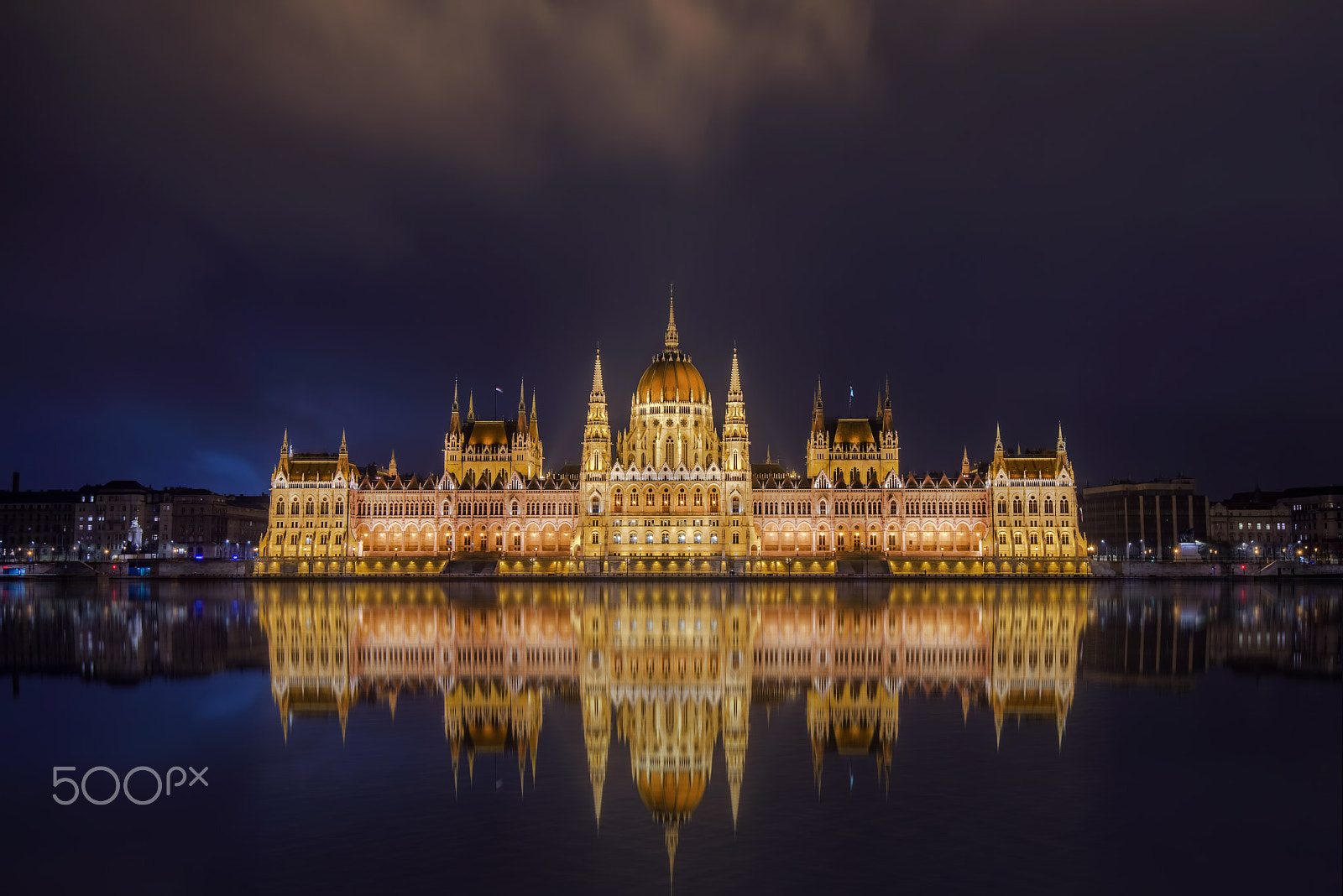 Nikon AF-S Nikkor 16-35mm F4G ED VR sample photo. Budapest parliament photography