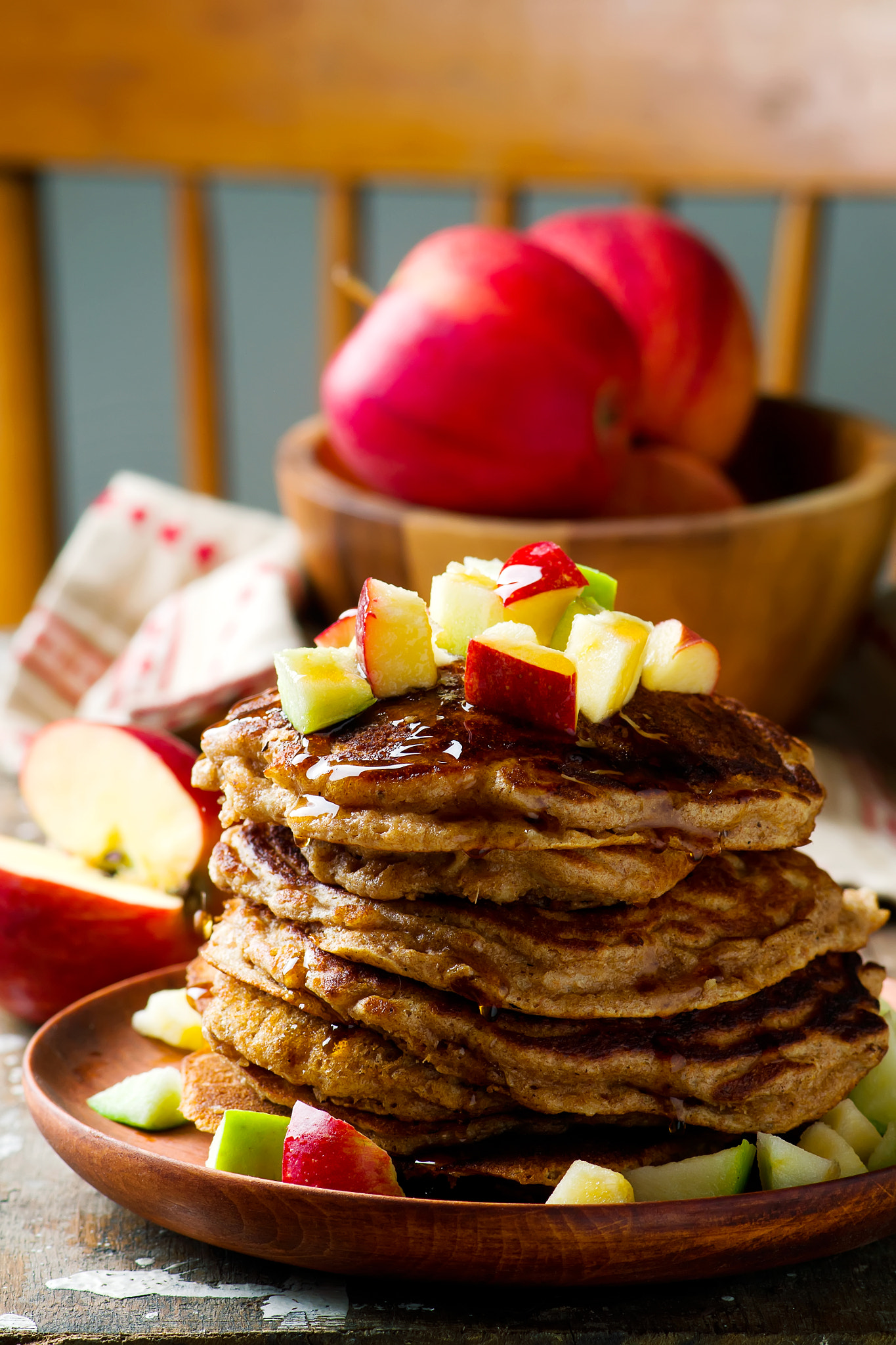 Nikon D3100 + Nikon AF-S Micro-Nikkor 105mm F2.8G IF-ED VR sample photo. Apples pancakes with marple syrup photography