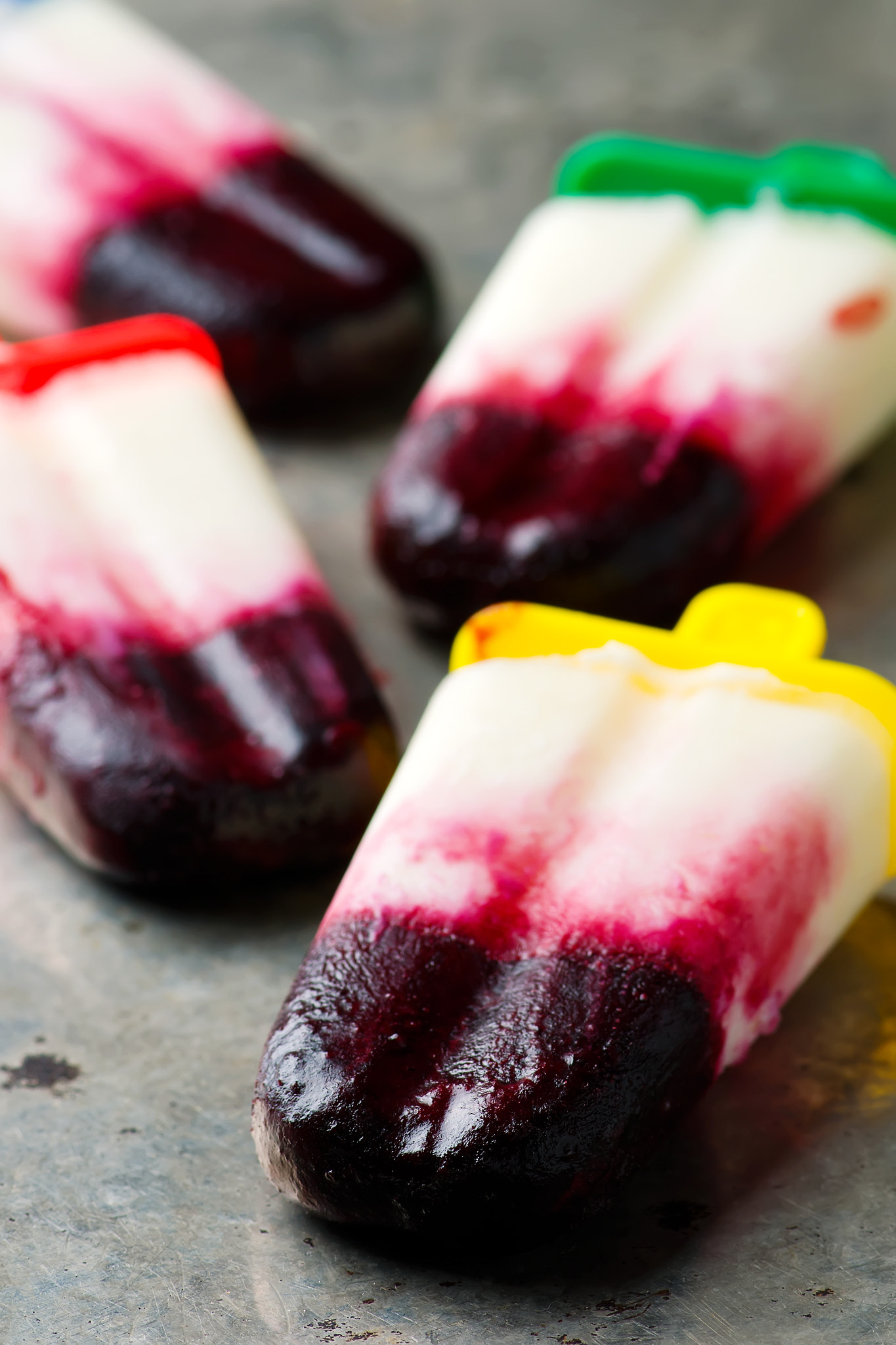 Nikon AF-S Micro-Nikkor 105mm F2.8G IF-ED VR sample photo. Berry frozen jogurt. photography