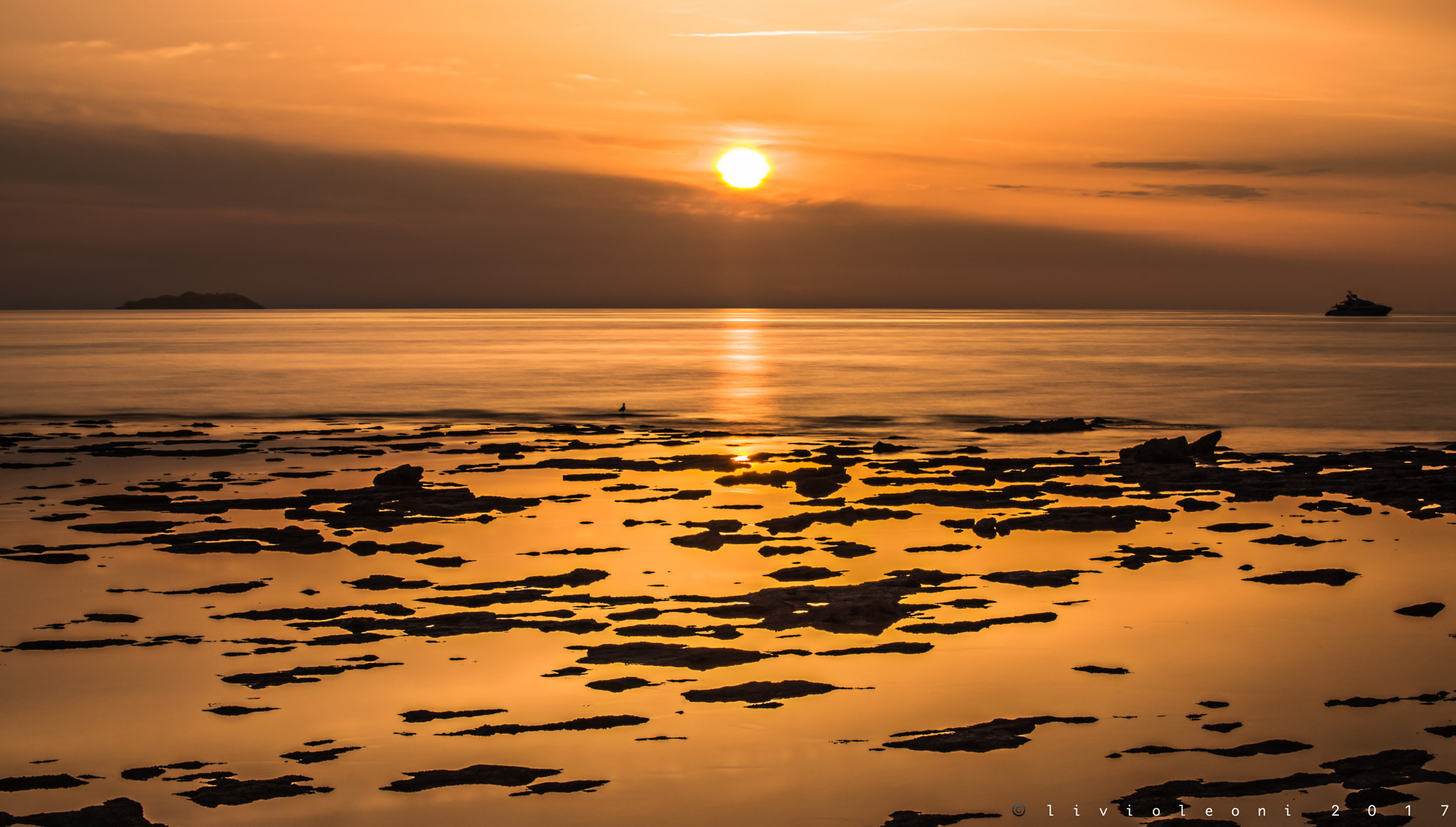 Pentax K-1 + Pentax D FA* 70-200mm F2.8ED DC AW sample photo. Sunset from leghorn seaside... photography