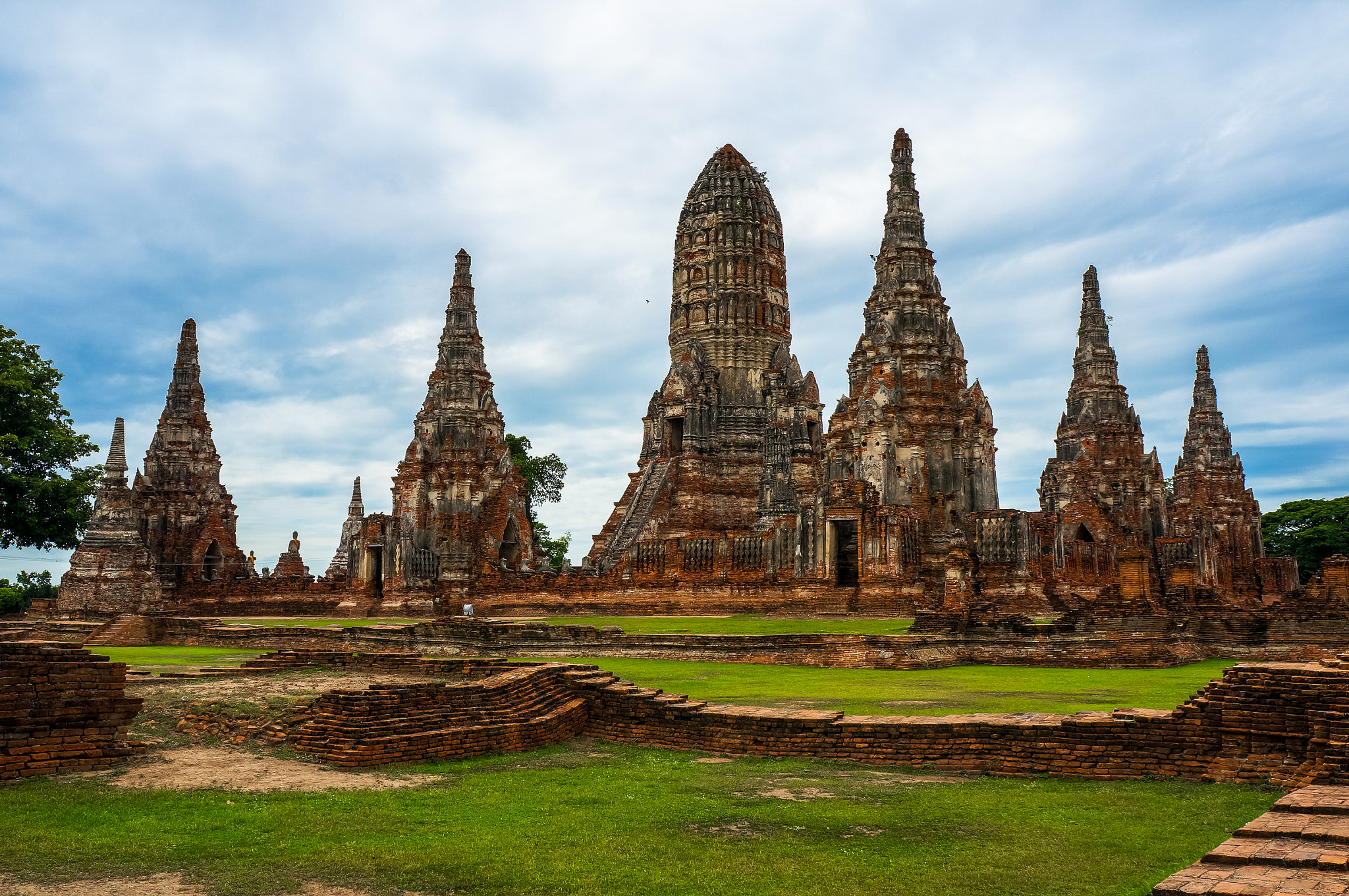 Sony Alpha NEX-5R + Sony E 18-55mm F3.5-5.6 OSS sample photo. Ayutthaya temple photography
