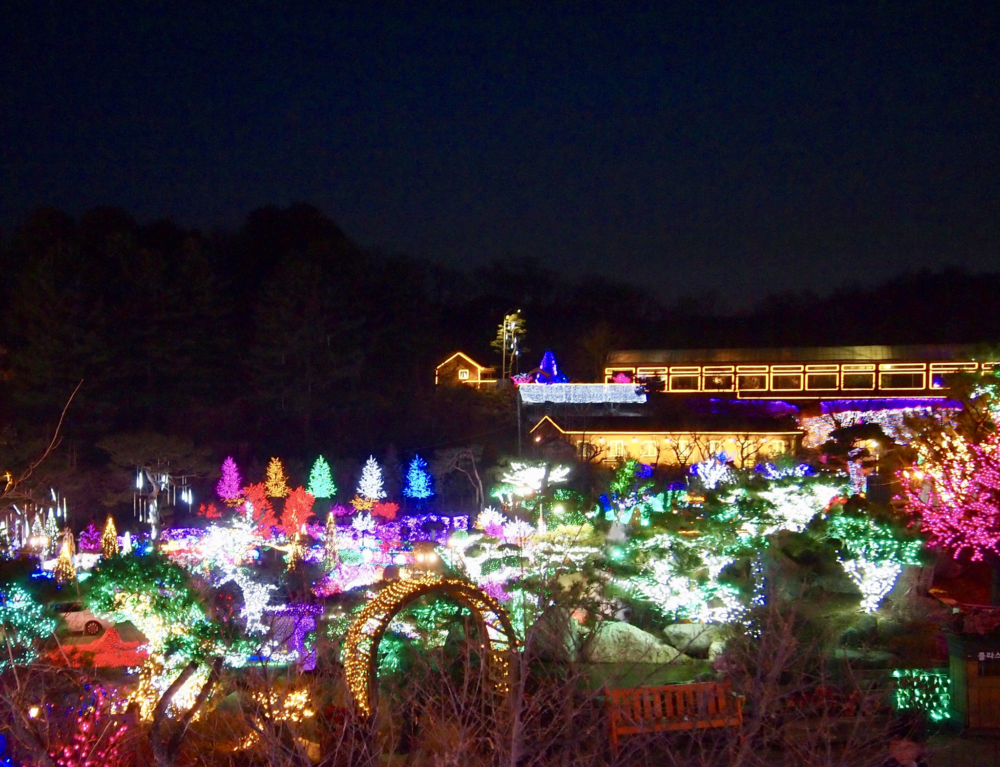 Olympus PEN E-PL2 sample photo. Colorful night photography