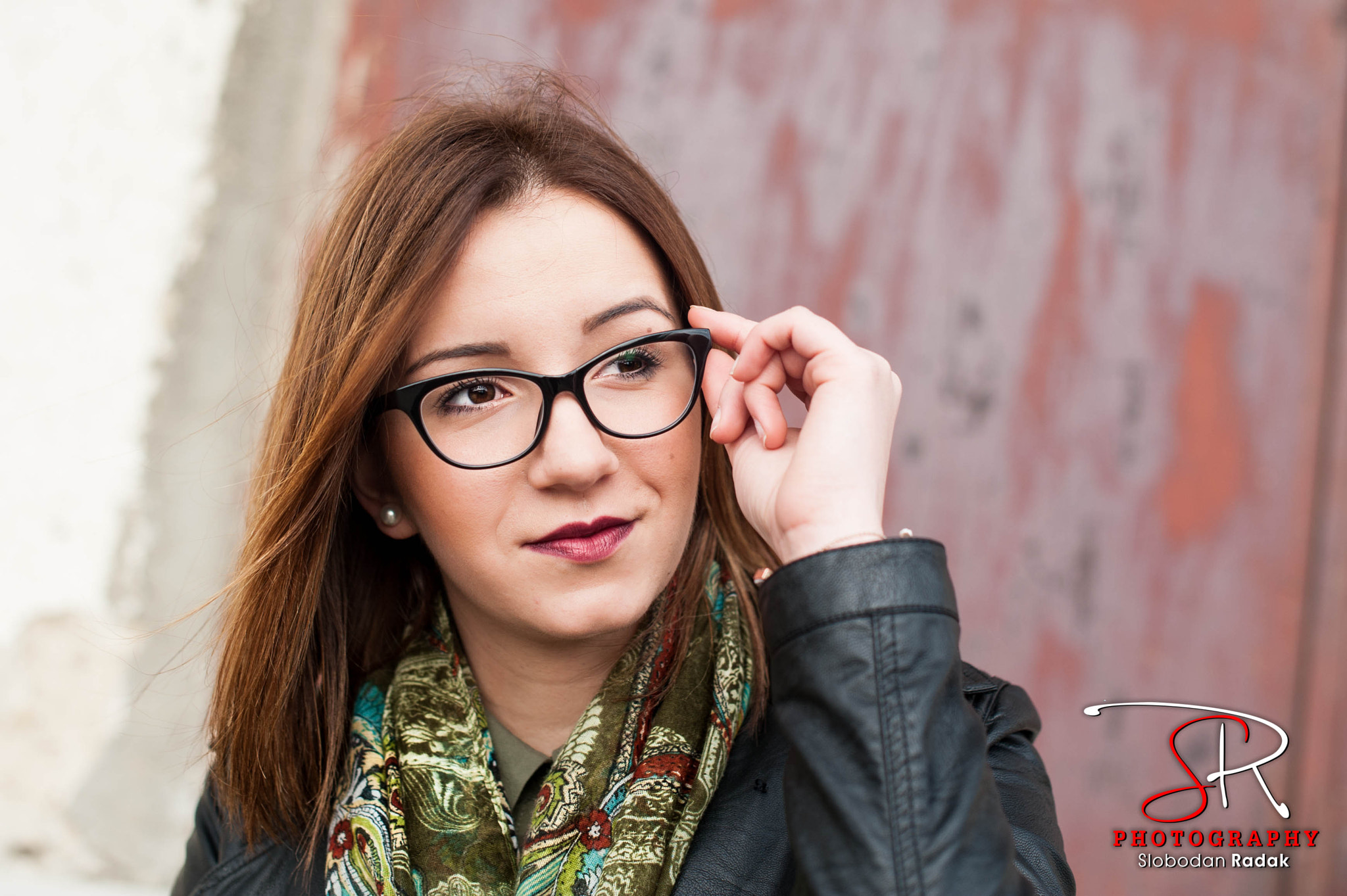 Nikon D700 + Nikon AF-S Nikkor 50mm F1.4G sample photo. Girl with glases photography