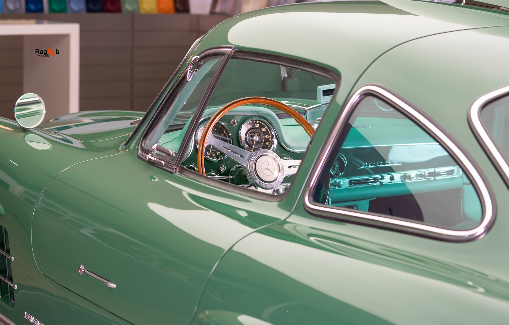 Sony a7R II + Sony FE 70-200mm F4 G OSS sample photo. Mercedes benz old models photography