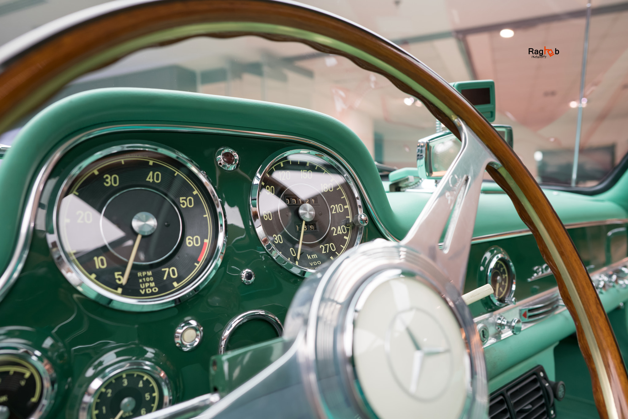 ZEISS Batis 25mm F2 sample photo. Mercedes benz old models photography