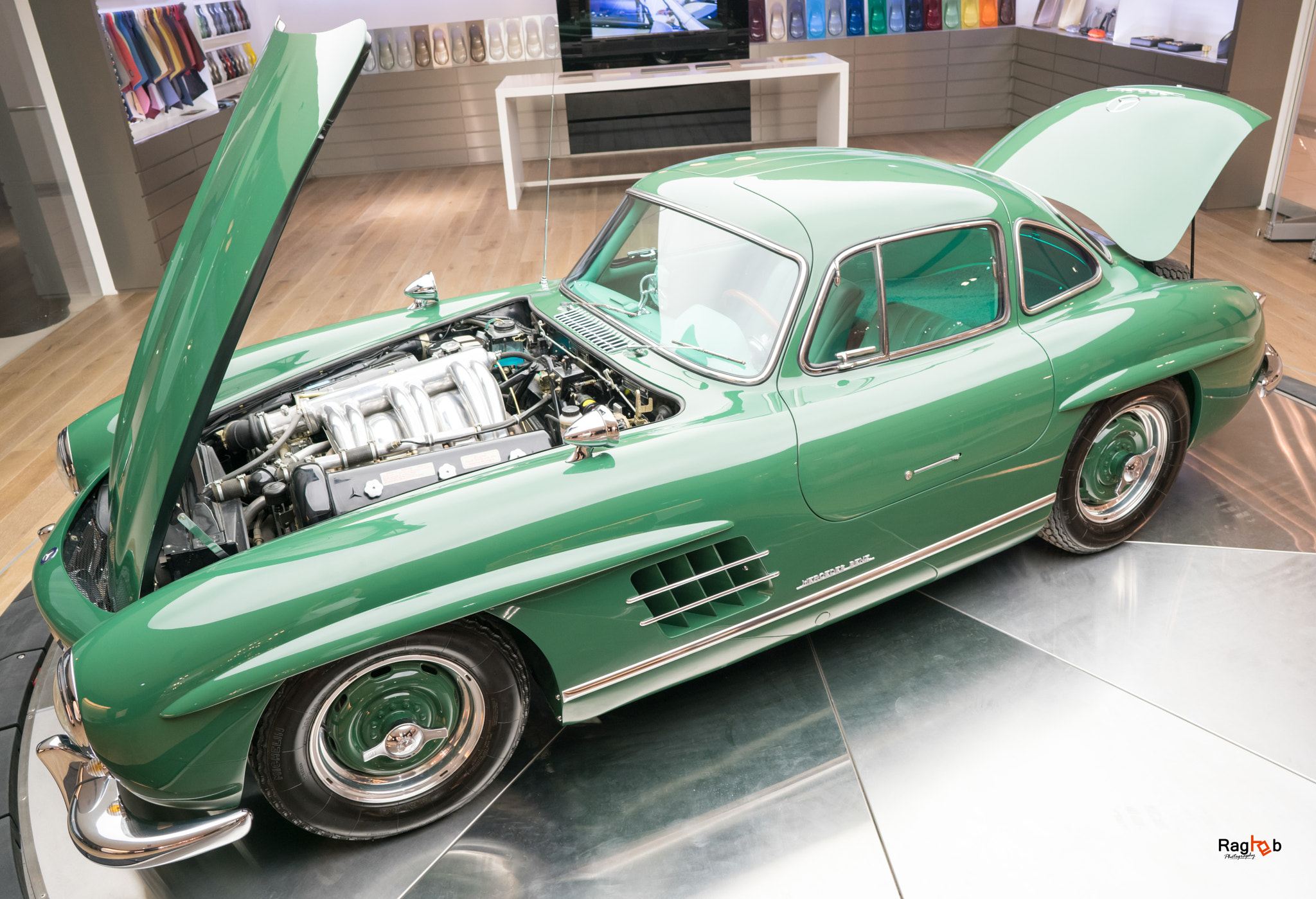 Sony a7R II + ZEISS Batis 25mm F2 sample photo. Mercedes benz old models photography