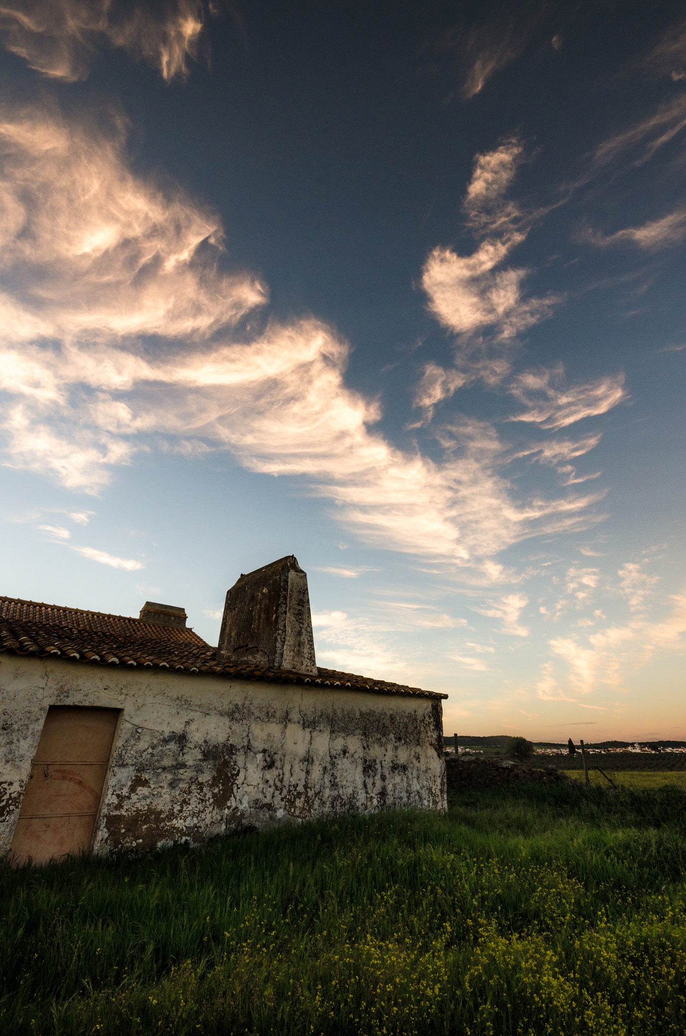 Sigma 10-20mm F4-5.6 EX DC HSM sample photo. Cloud trail photography