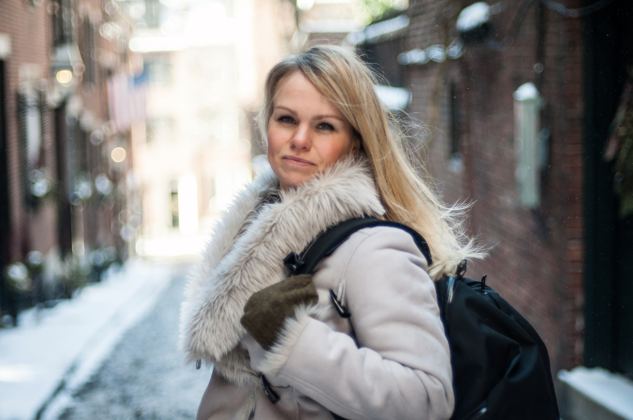 Nikon D300S + Nikon AF Nikkor 50mm F1.4D sample photo. Girl on acorn street photography