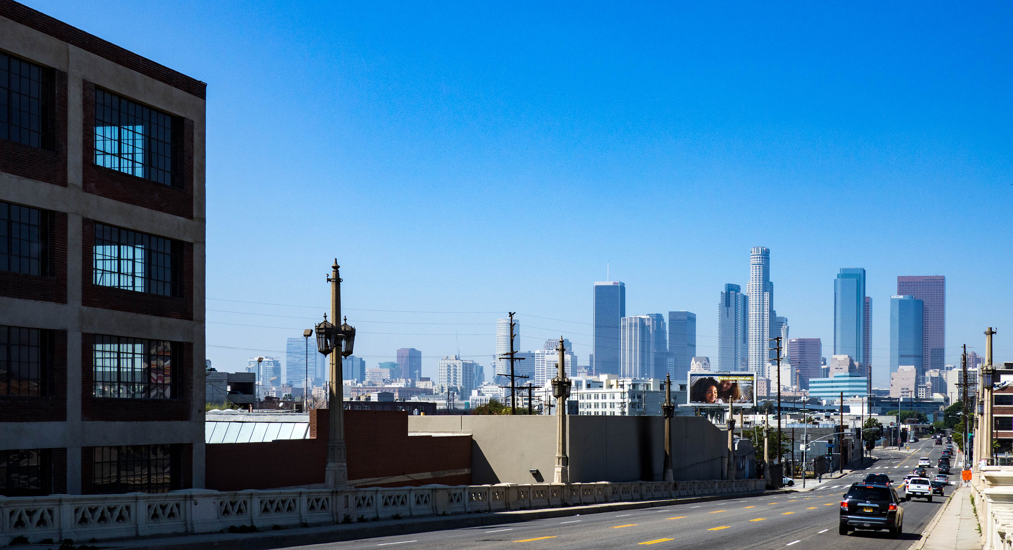 Olympus OM-D E-M10 + LUMIX G 20/F1.7 II sample photo. Downtown la photography