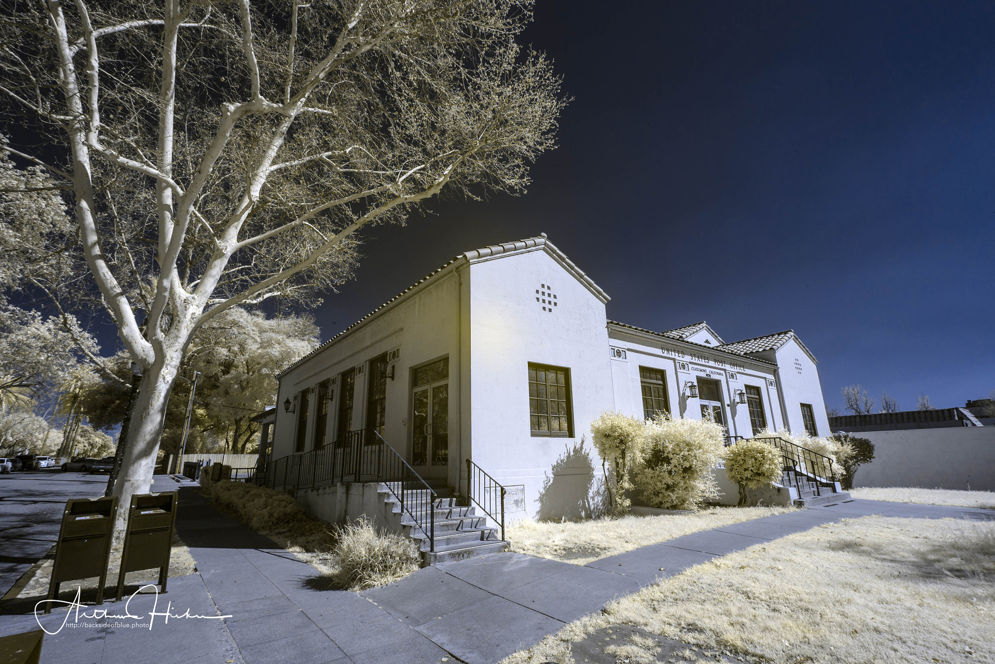 Sony a7S + Sony Vario-Tessar T* FE 16-35mm F4 ZA OSS sample photo. Claremont post office ir color photography