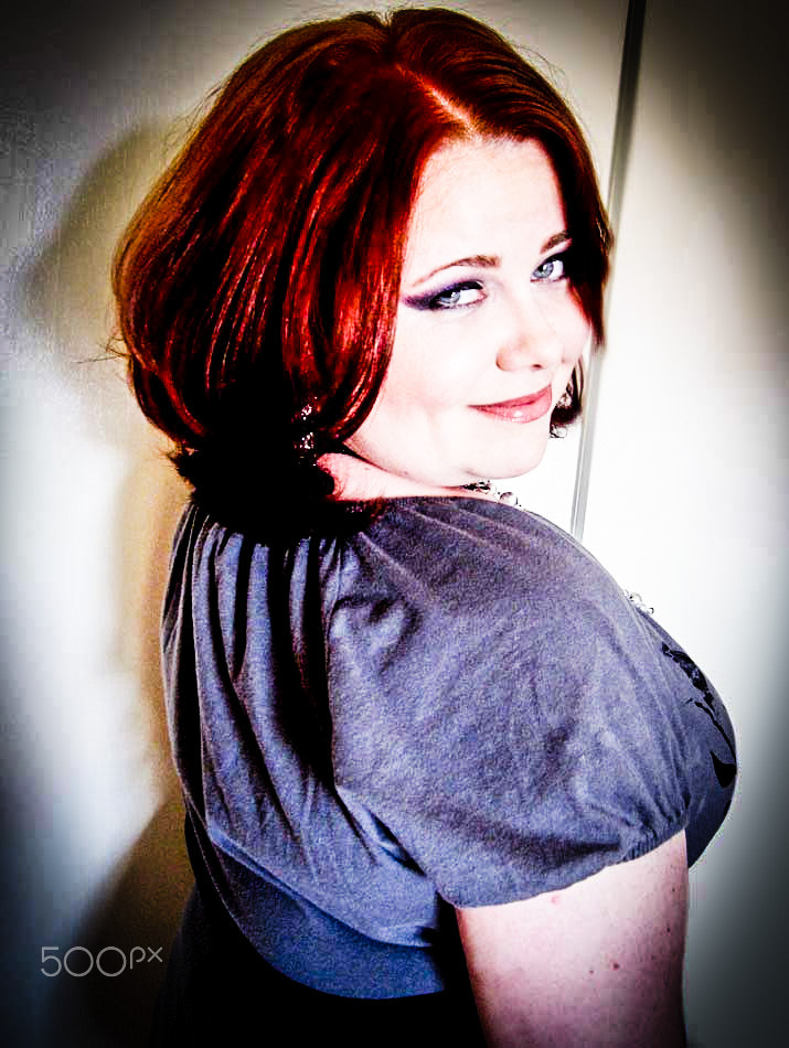 Canon PowerShot SD960 IS (Digital IXUS 110 IS / IXY Digital 510 IS) sample photo. Femme fatale photography