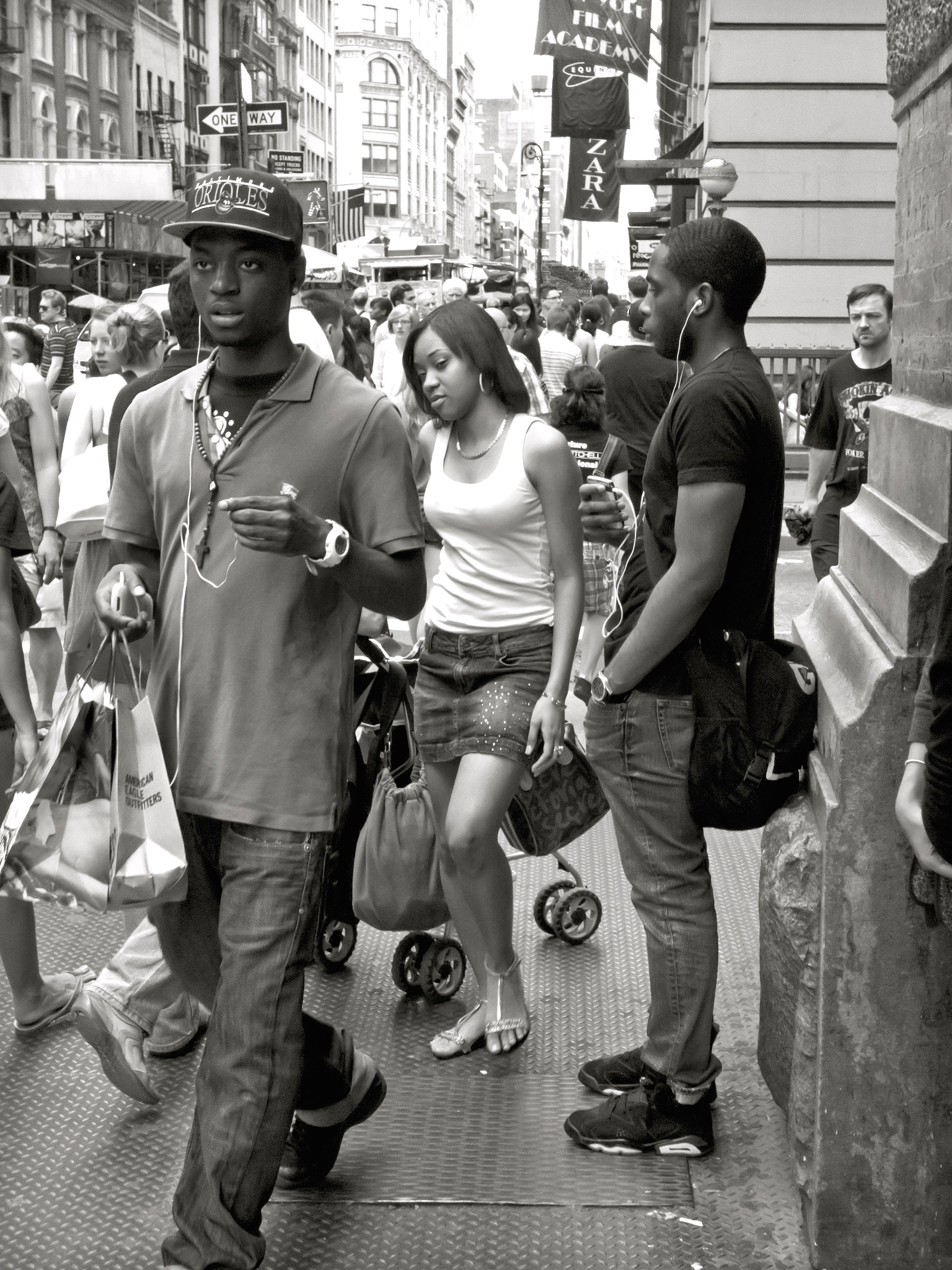 Leica D-LUX 4 sample photo. Urban zombies photography