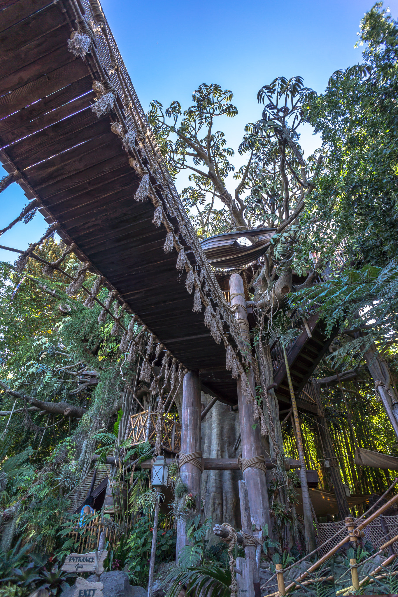 Sony Alpha NEX-7 + Sony E 16mm F2.8 sample photo. Rope bridge photography