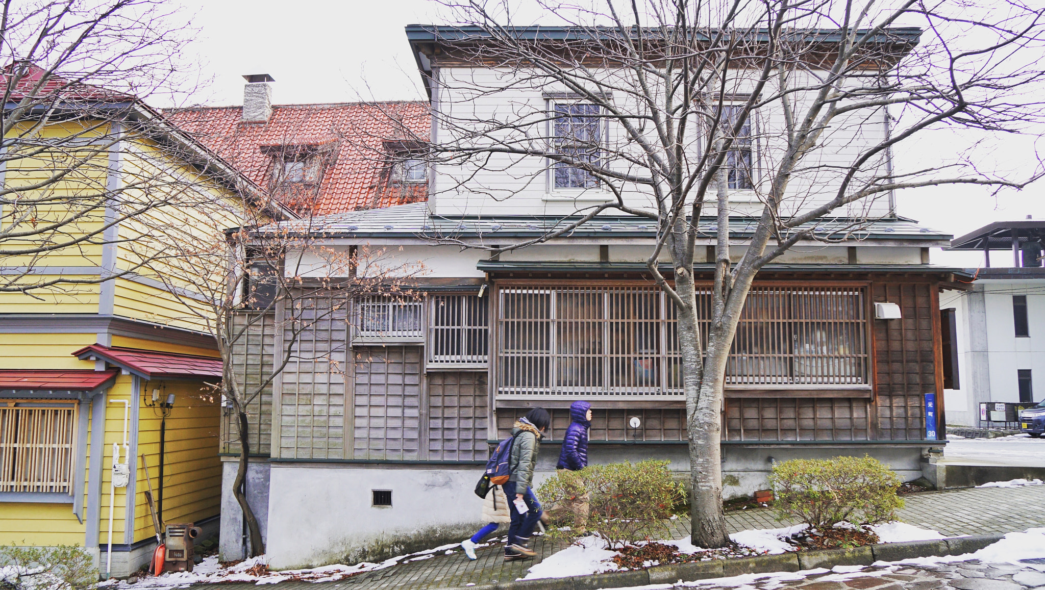 Sony a6300 + Sony Vario-Tessar T* E 16-70mm F4 ZA OSS sample photo