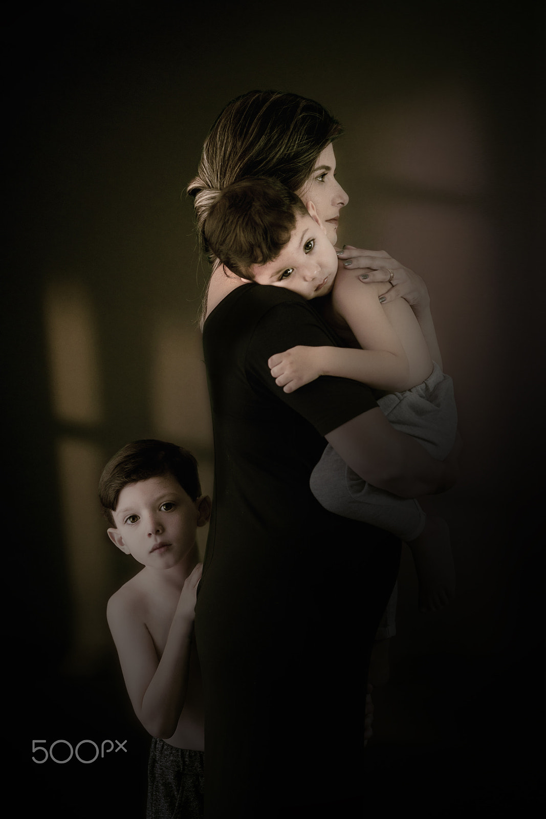 Nikon D700 + Nikon AF Nikkor 105mm F2D DC sample photo. Motherhood photography