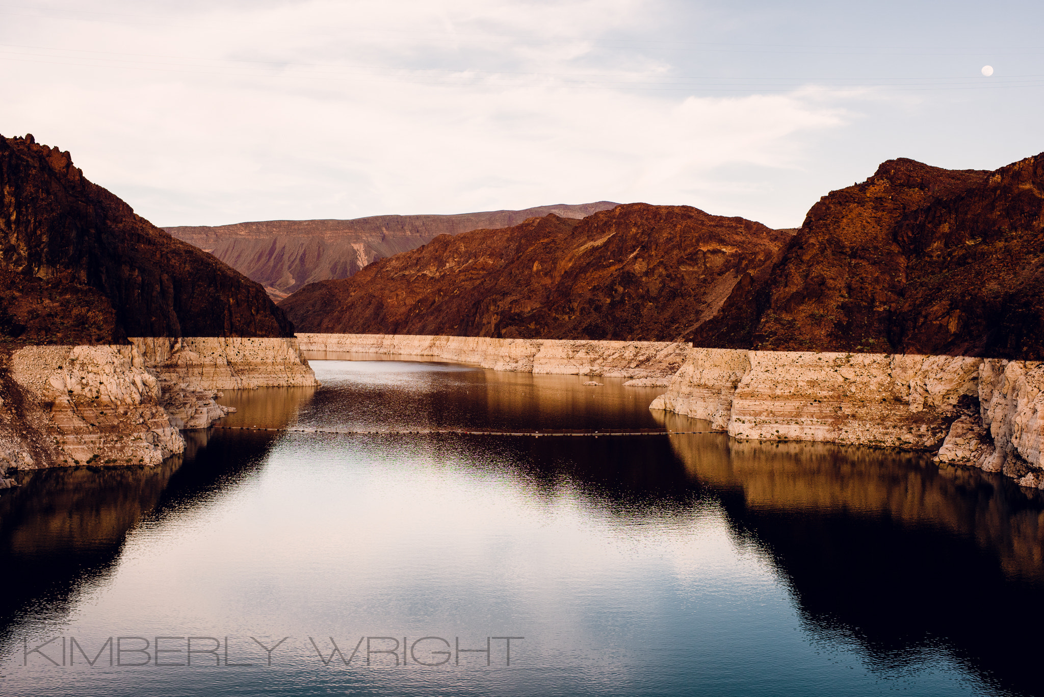 Nikon D810 + Nikon AF-S Nikkor 35mm F1.4G sample photo. Hoover dam at sunset photography