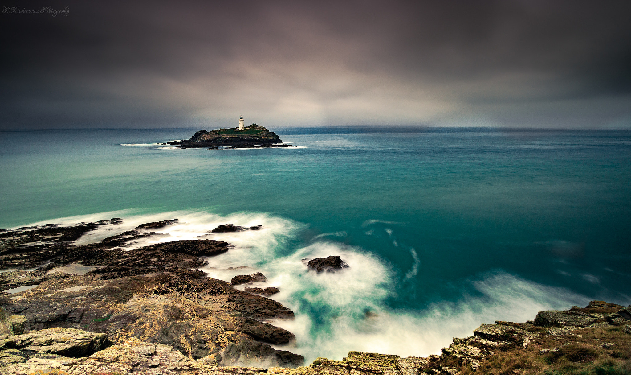 Canon EF-S 10-22mm F3.5-4.5 USM sample photo. Godrevy lighthouse photography
