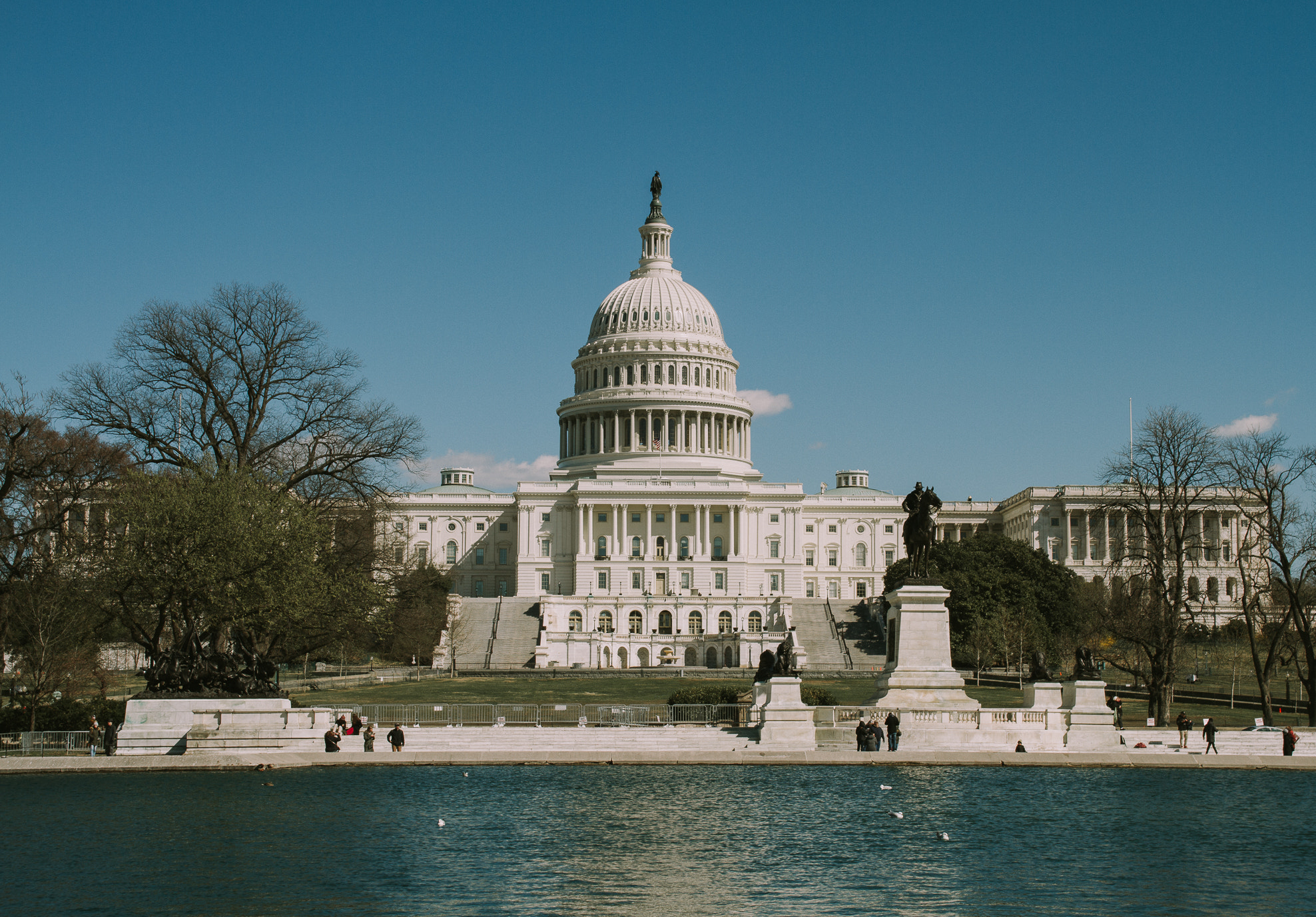 Sigma 18-125mm f/3.5-5.6 DC IF ASP sample photo. The capitol photography