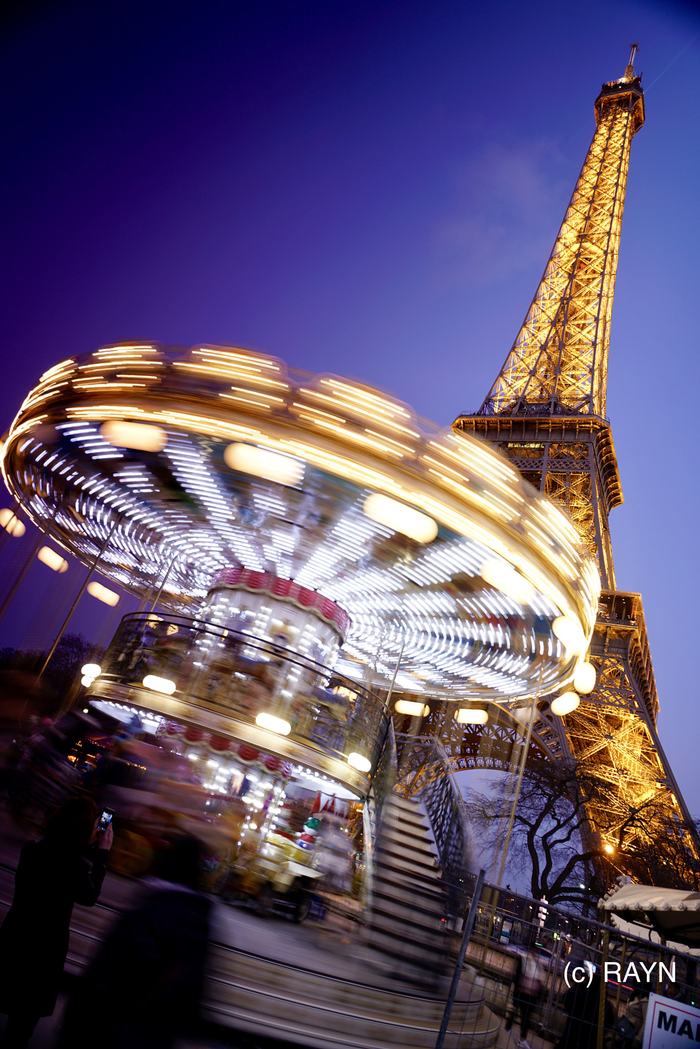 Sony a7R II + Sony FE 24-240mm F3.5-6.3 OSS sample photo. Eiffel' s tower close the twilight photography