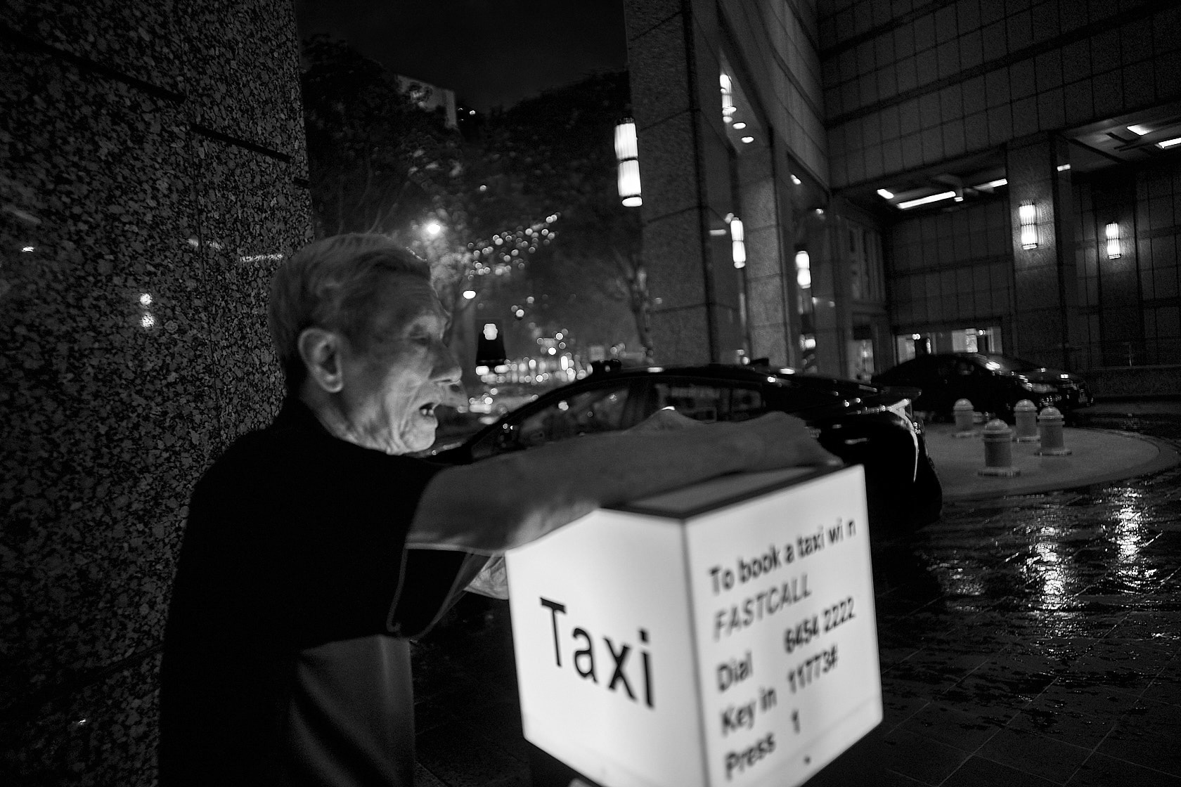 Sony a7 II sample photo. Taxi man photography