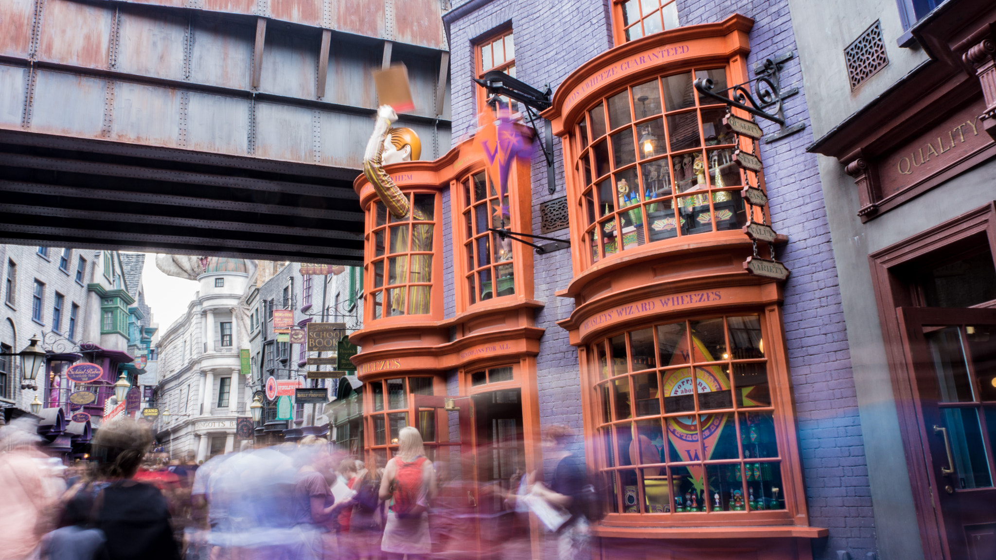 Sony Alpha NEX-7 + Sony E 18-55mm F3.5-5.6 OSS sample photo. "weasleys' wizard wheezes" #photojambo photography