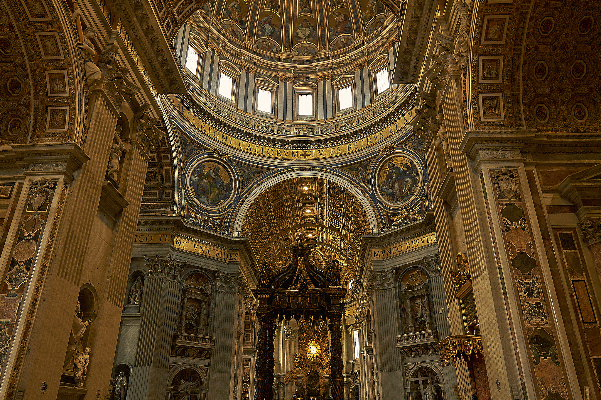 Canon EF 16-35mm F4L IS USM sample photo. The altar with bernini's baldacchino photography
