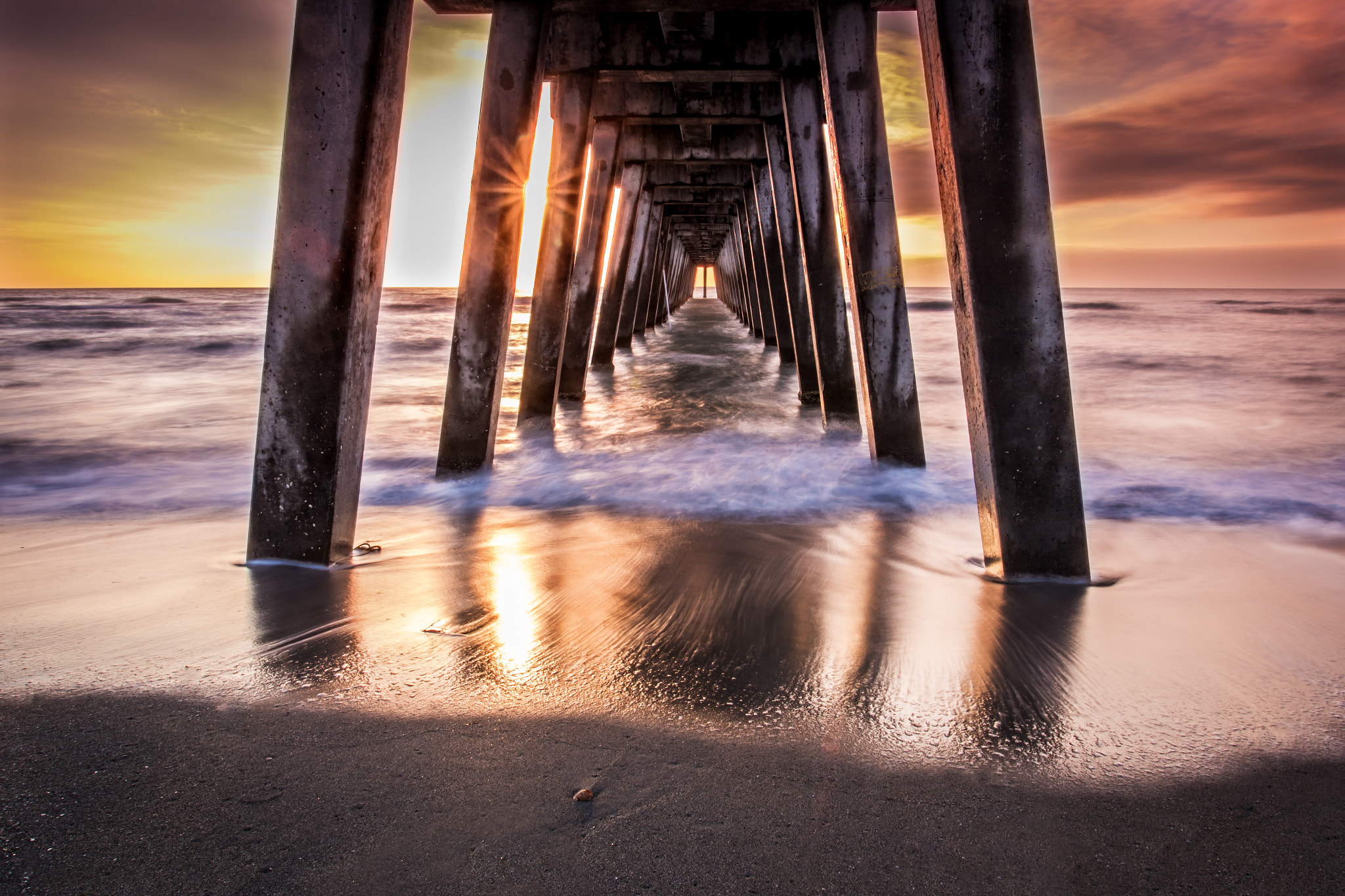 Canon EF 17-40mm F4L USM sample photo. Venice beach pier photography