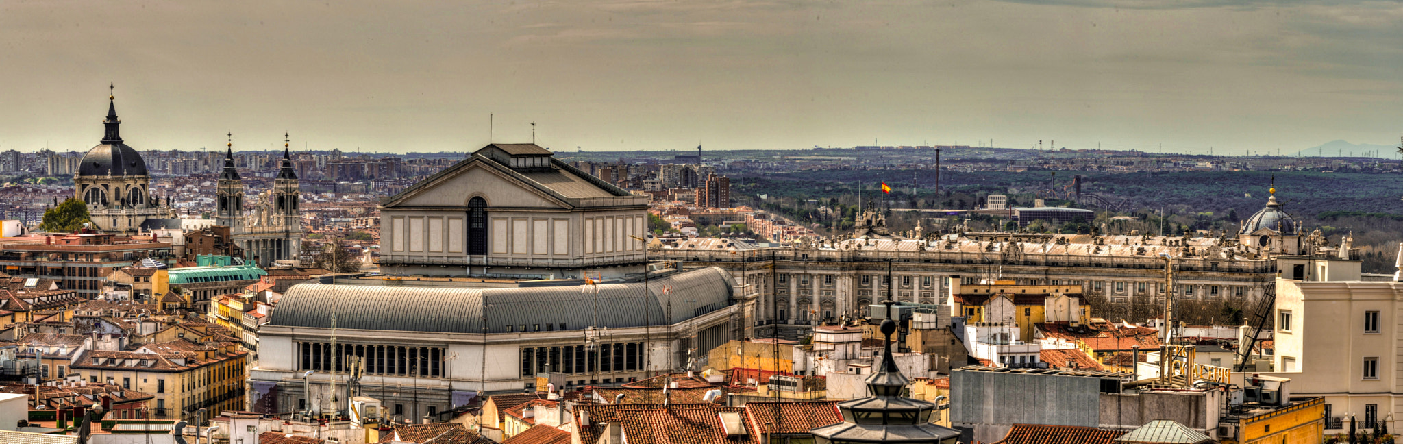 Monumentos y tejados de Madrid