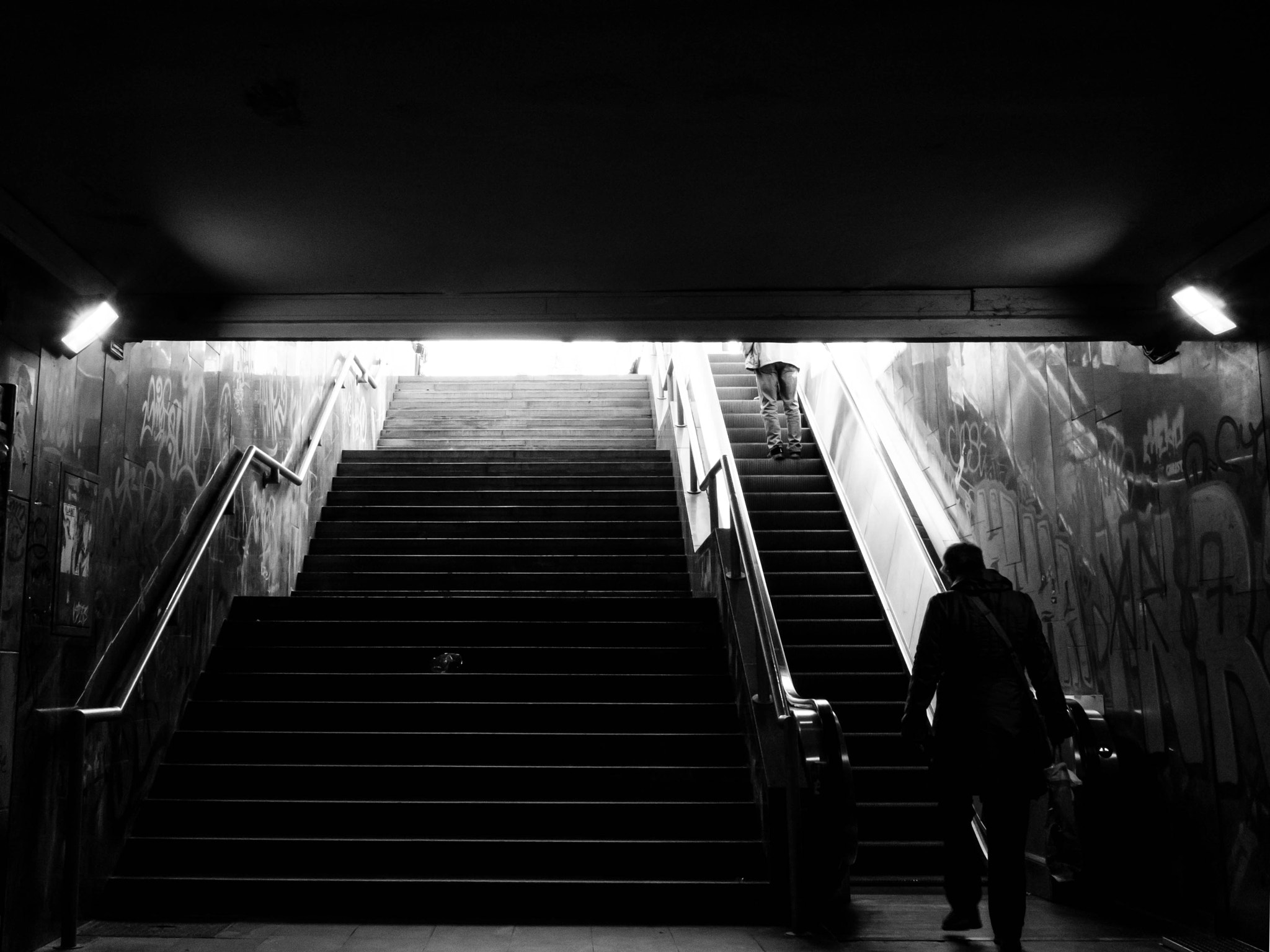 Olympus OM-D E-M10 II + Olympus M.Zuiko Digital 17mm F1.8 sample photo. Stairs in rijeka photography