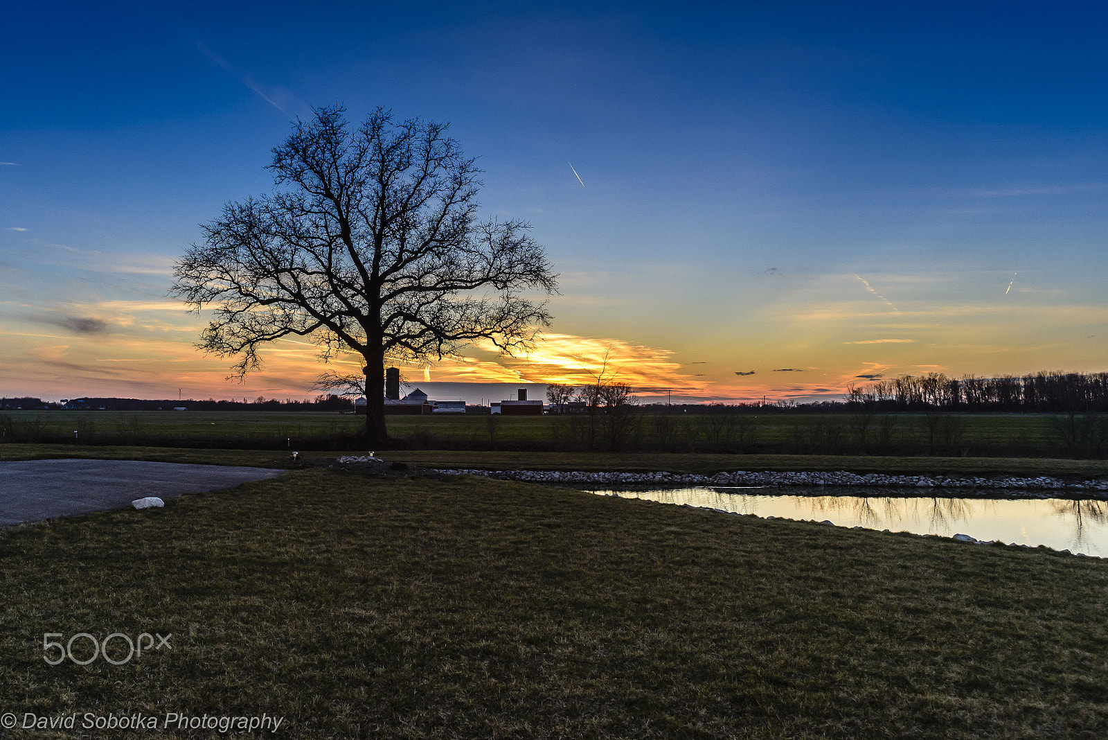 Nikon D610 + Sigma 24mm F2.8 Super Wide II Macro sample photo. Vermilion sunset () photography