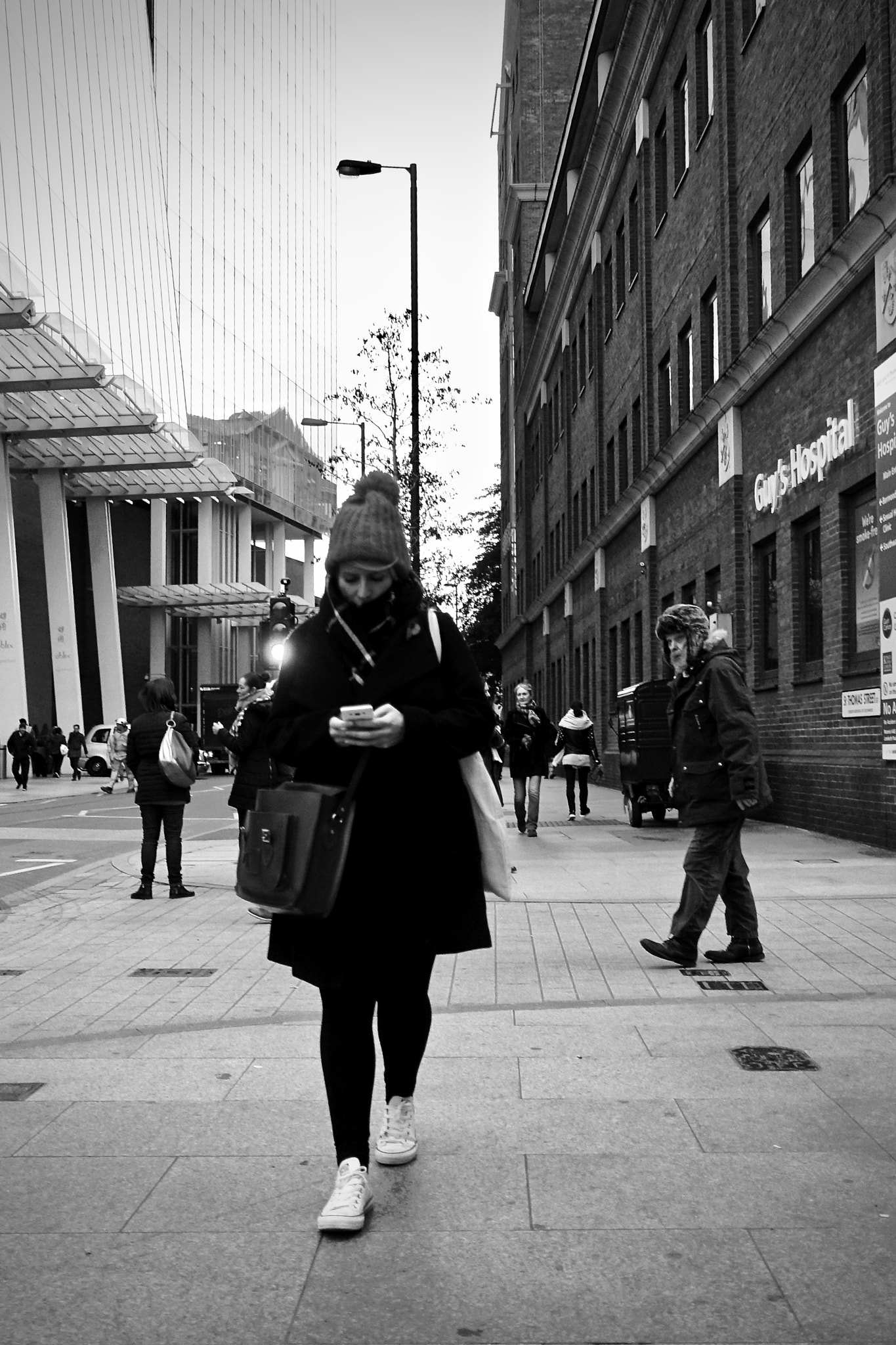 Sony Cyber-shot DSC-RX100 IV + Sony 24-70mm F1.8-2.8 sample photo. Guy's hospital, london, uk. photography