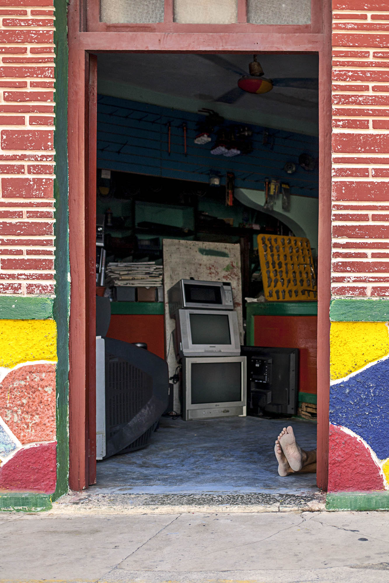 Canon EF 35mm F2 IS USM sample photo. Isla mujeres photography