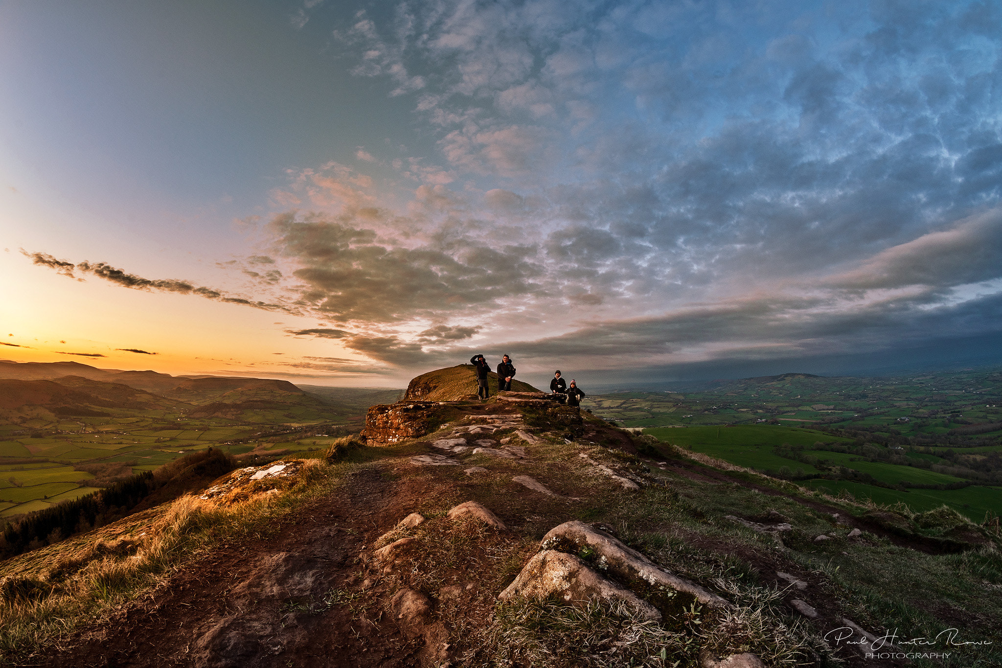 Nikon D500 + Samyang 8mm F3.5 Aspherical IF MC Fisheye sample photo. A sunset with friends  photography