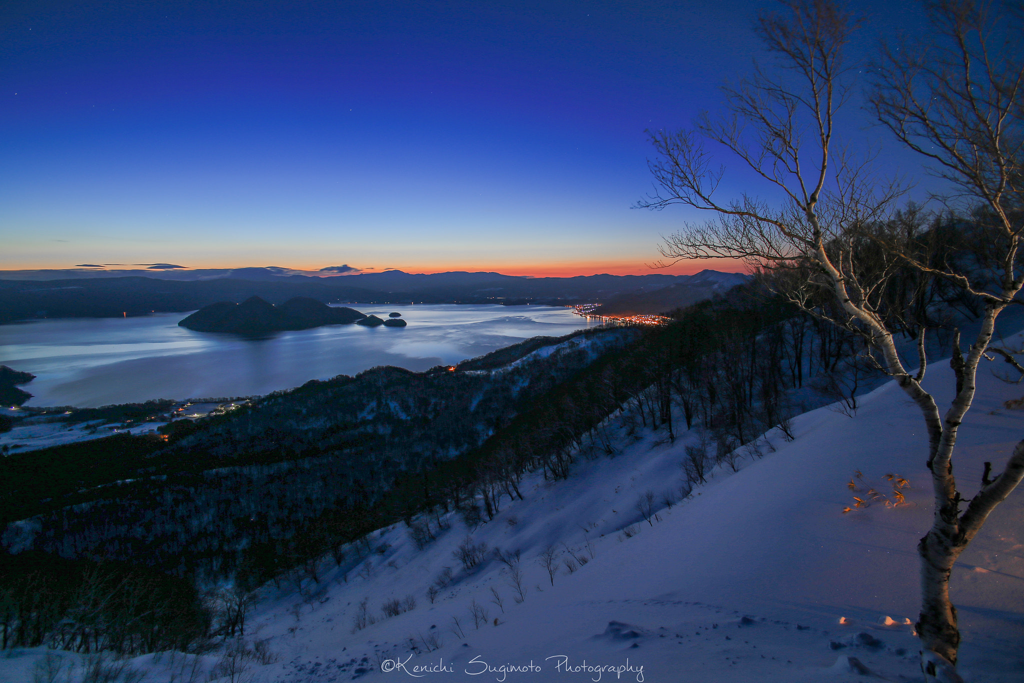 Canon EF 28mm F2.8 sample photo. Dawn of lake toya photography