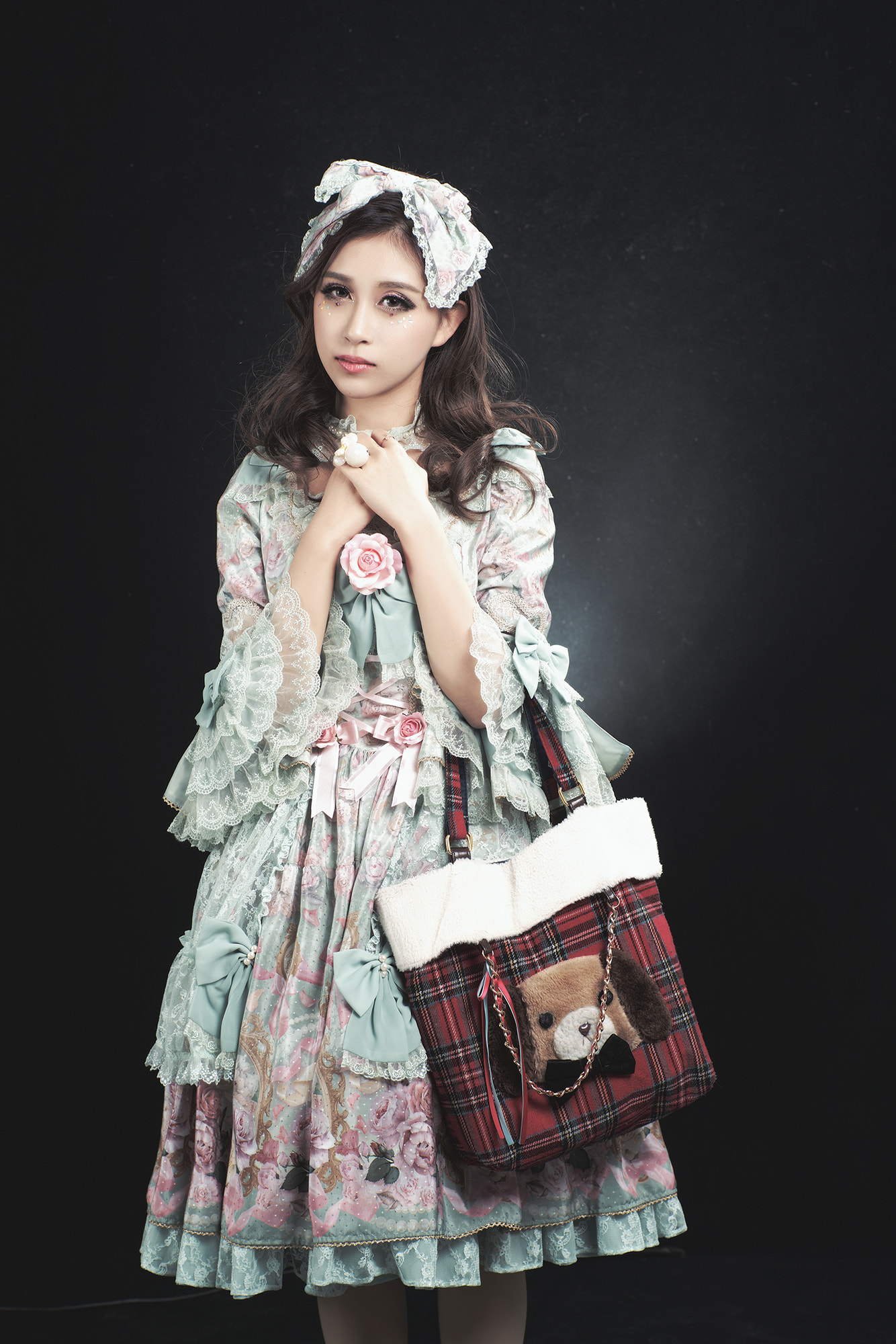 Sony a7R II + Canon EF 40mm F2.8 STM sample photo. Lolita photography