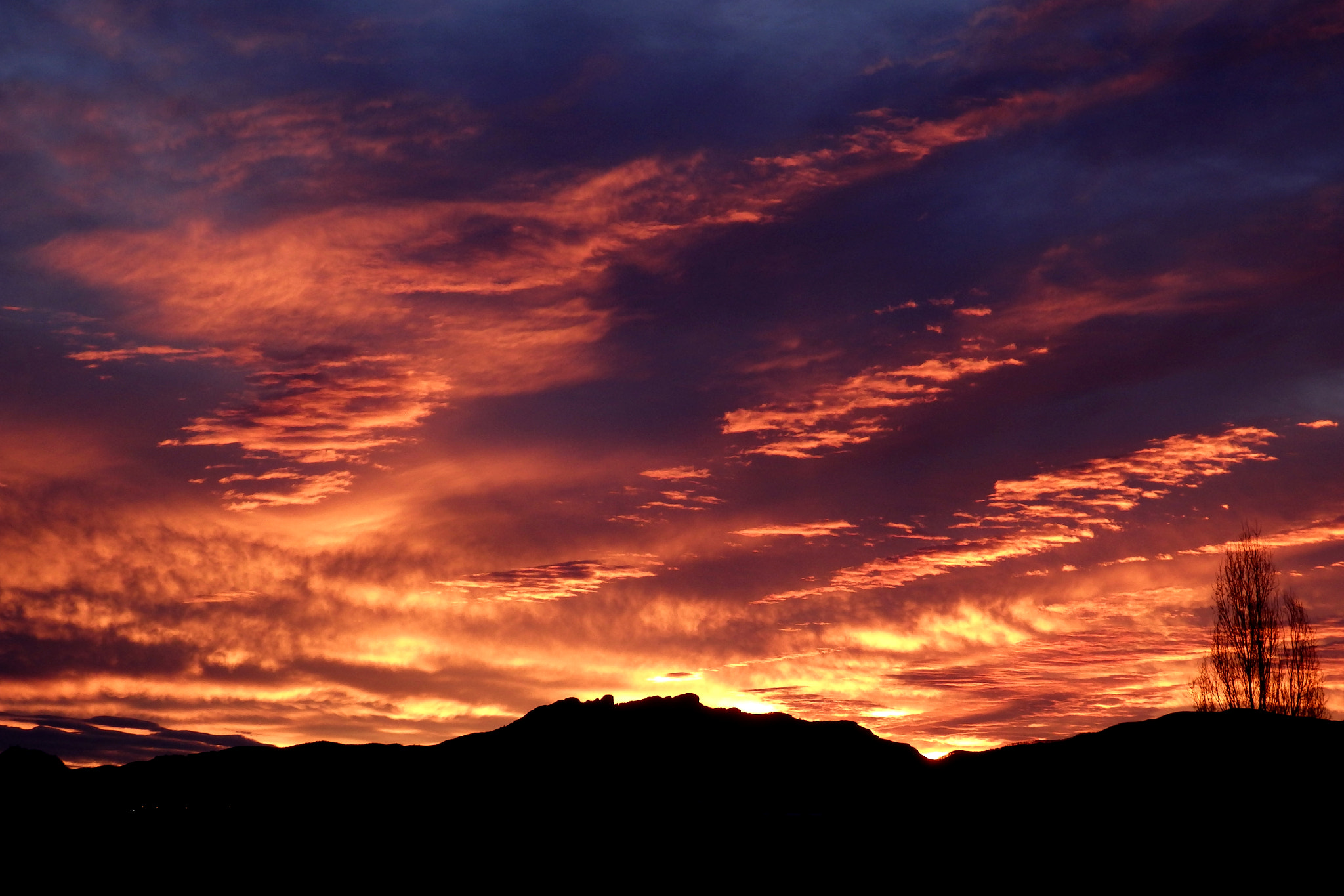 Olympus SZ-17 sample photo. Amanecer photography