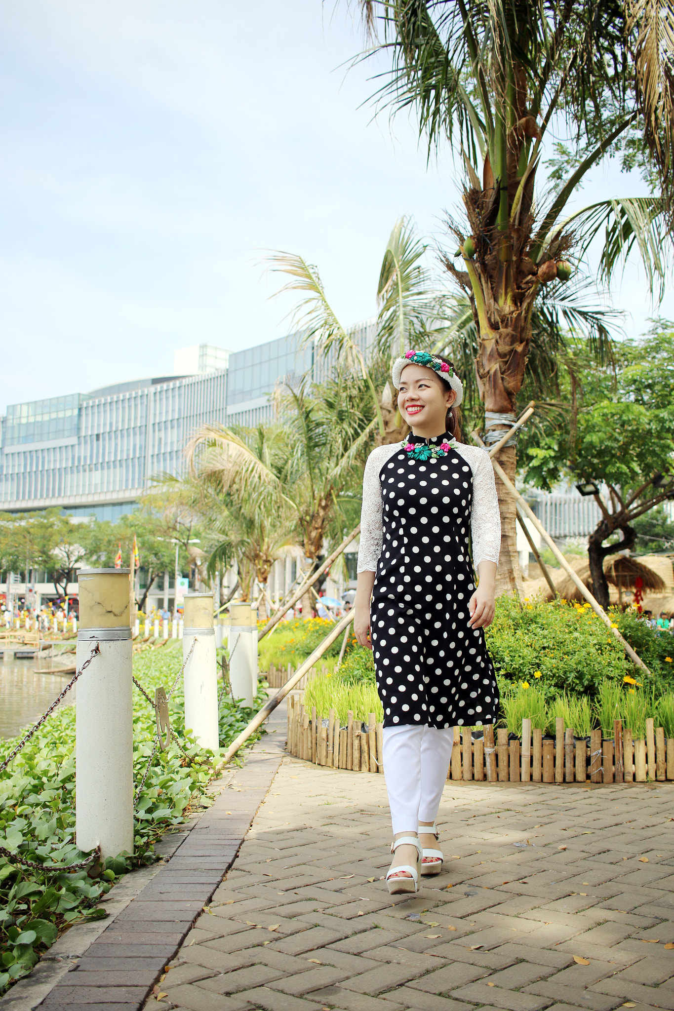 Canon EF-S 24mm F2.8 STM sample photo. Img photography