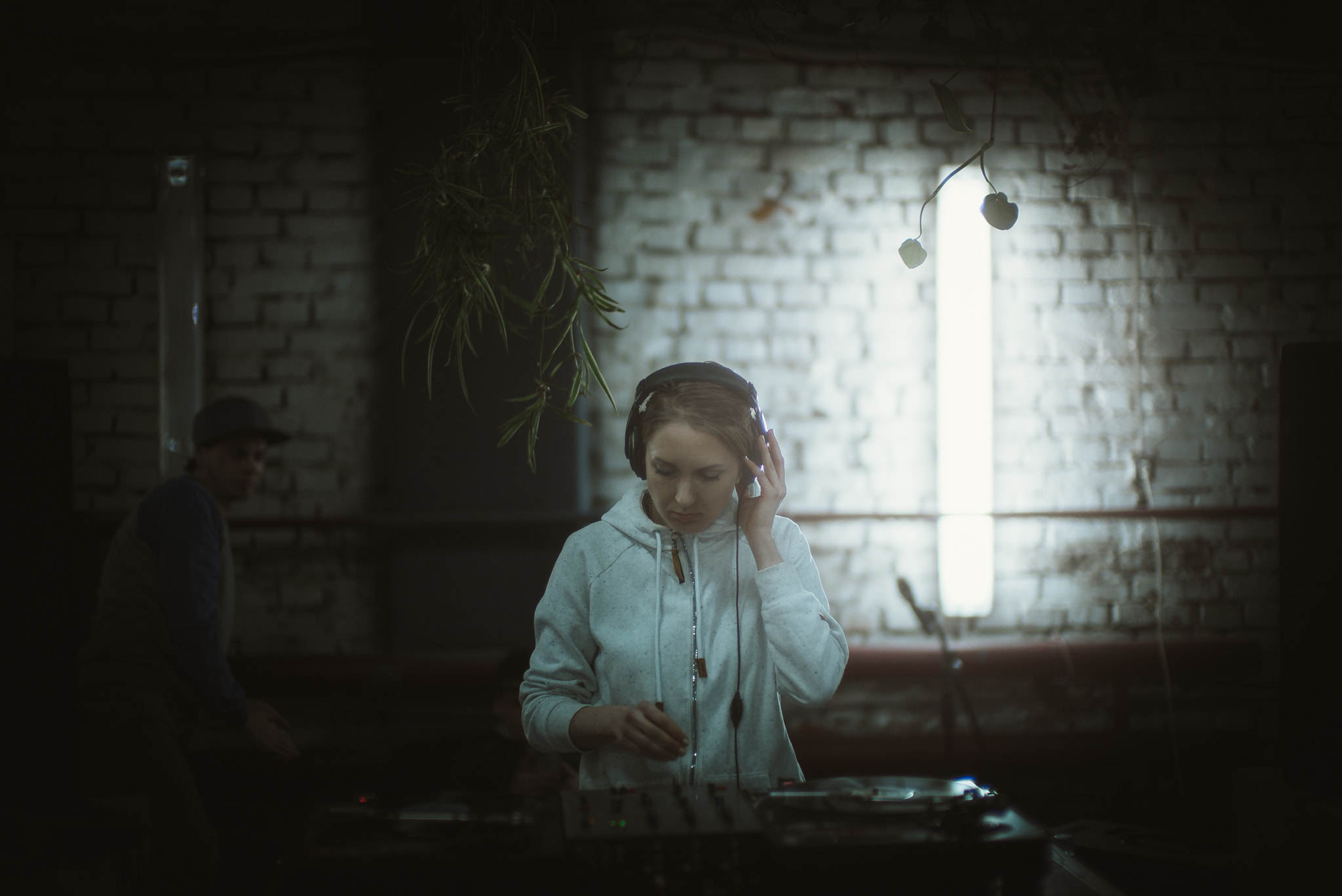 Leica Noctilux-M 50mm F0.95 ASPH sample photo. Underground dj photography