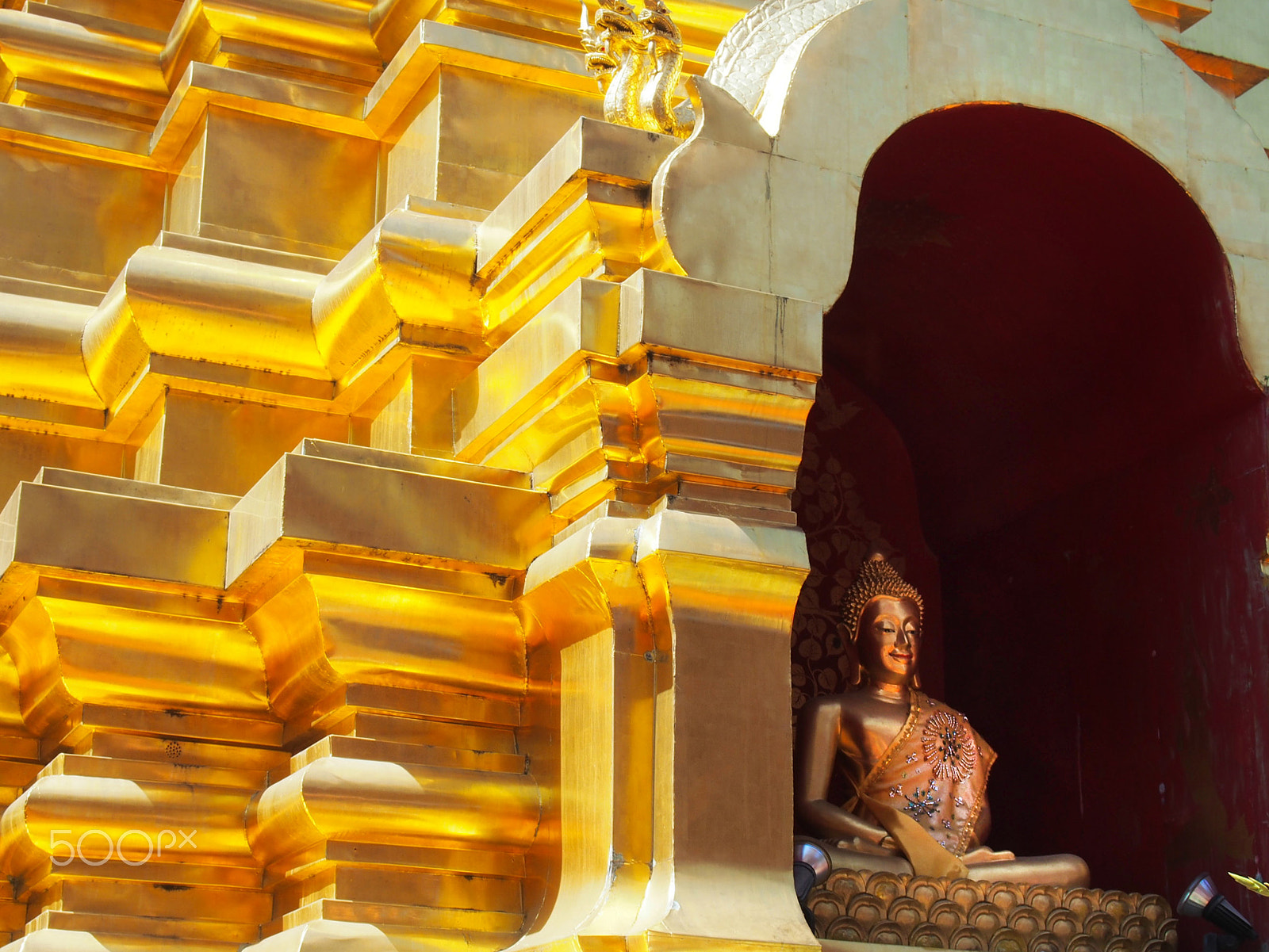Olympus OM-D E-M5 + Olympus M.Zuiko Digital 14-42mm F3.5-5.6 II R sample photo. Golden stupa with buddha statue in chiang mai thailand photography