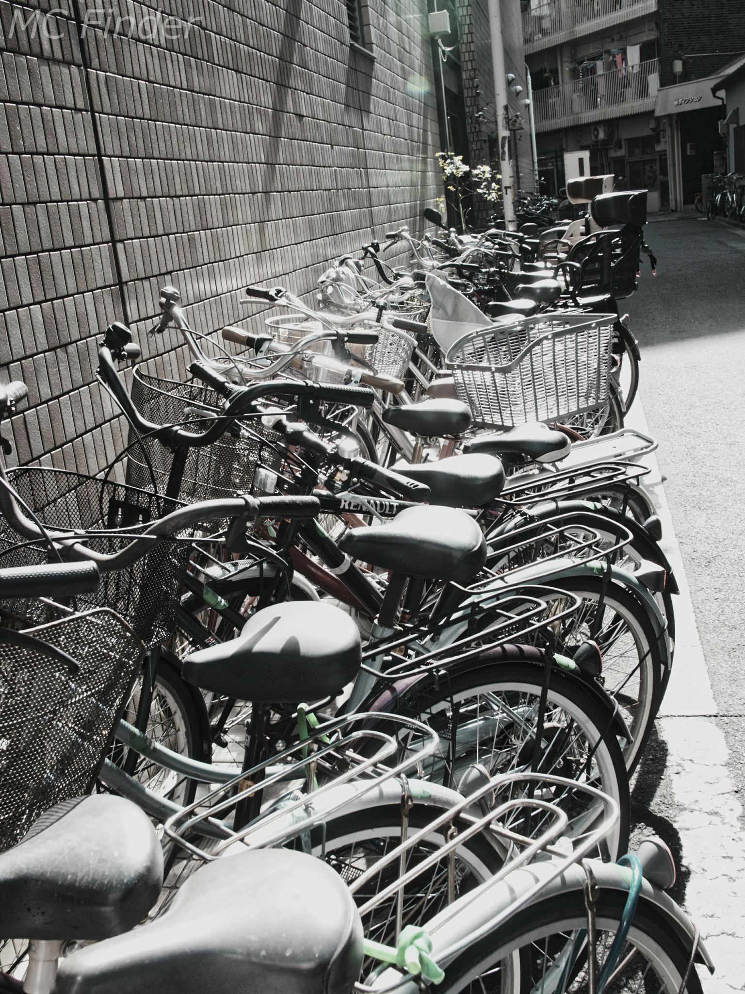 Olympus PEN E-P2 sample photo. Backstreet parking photography