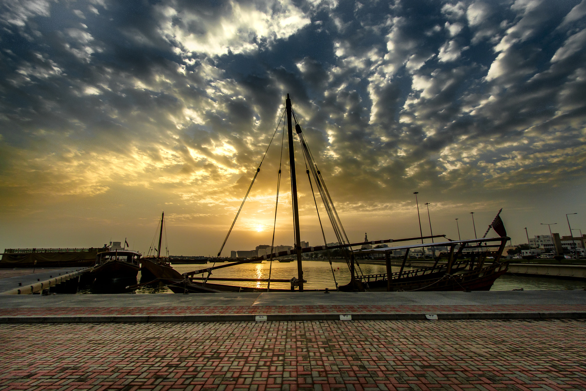 Canon EF-S 10-22mm F3.5-4.5 USM sample photo. Boat and the sunrise photography