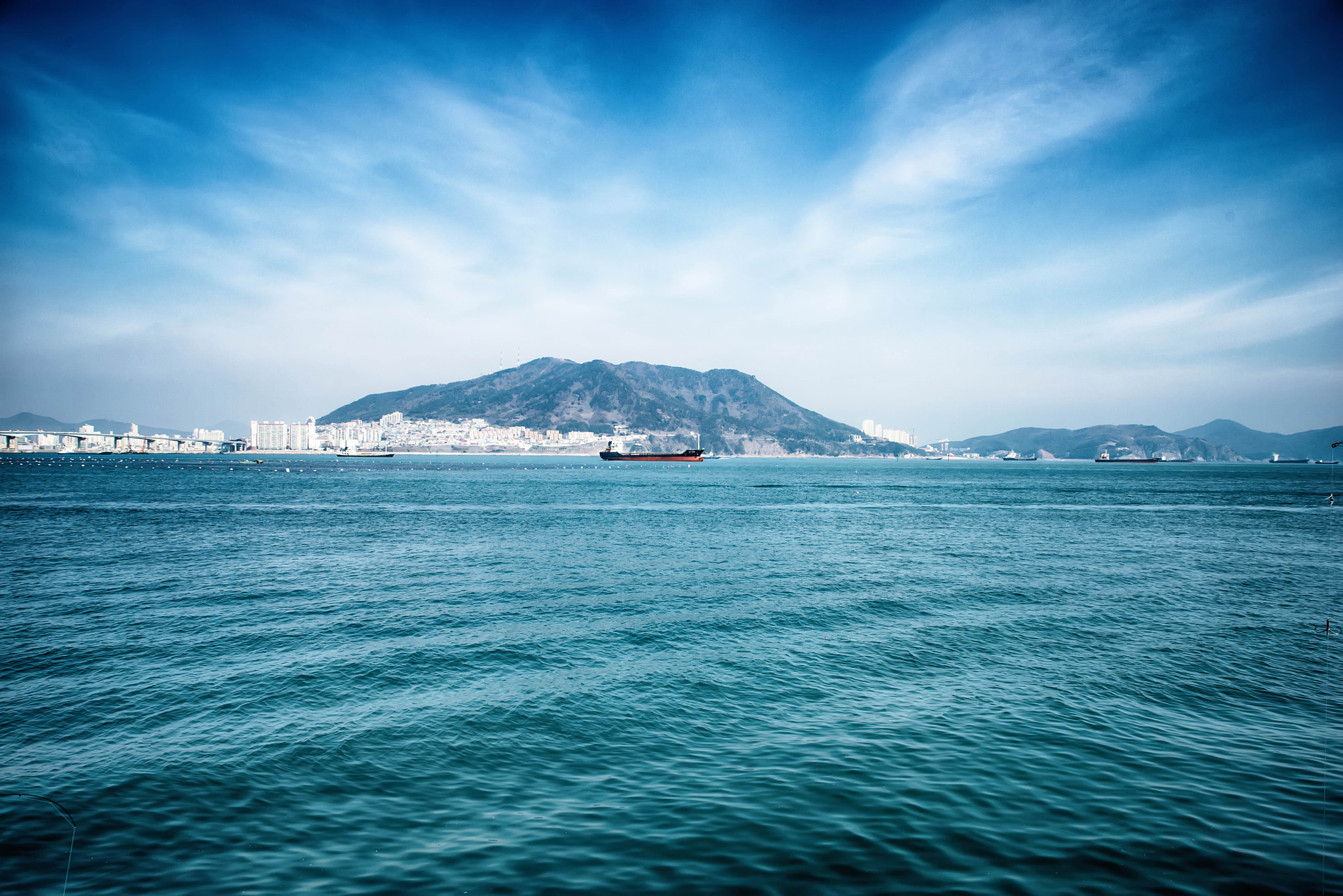 Sigma 24-70mm F2.8 EX DG Macro sample photo. Sea of busan photography