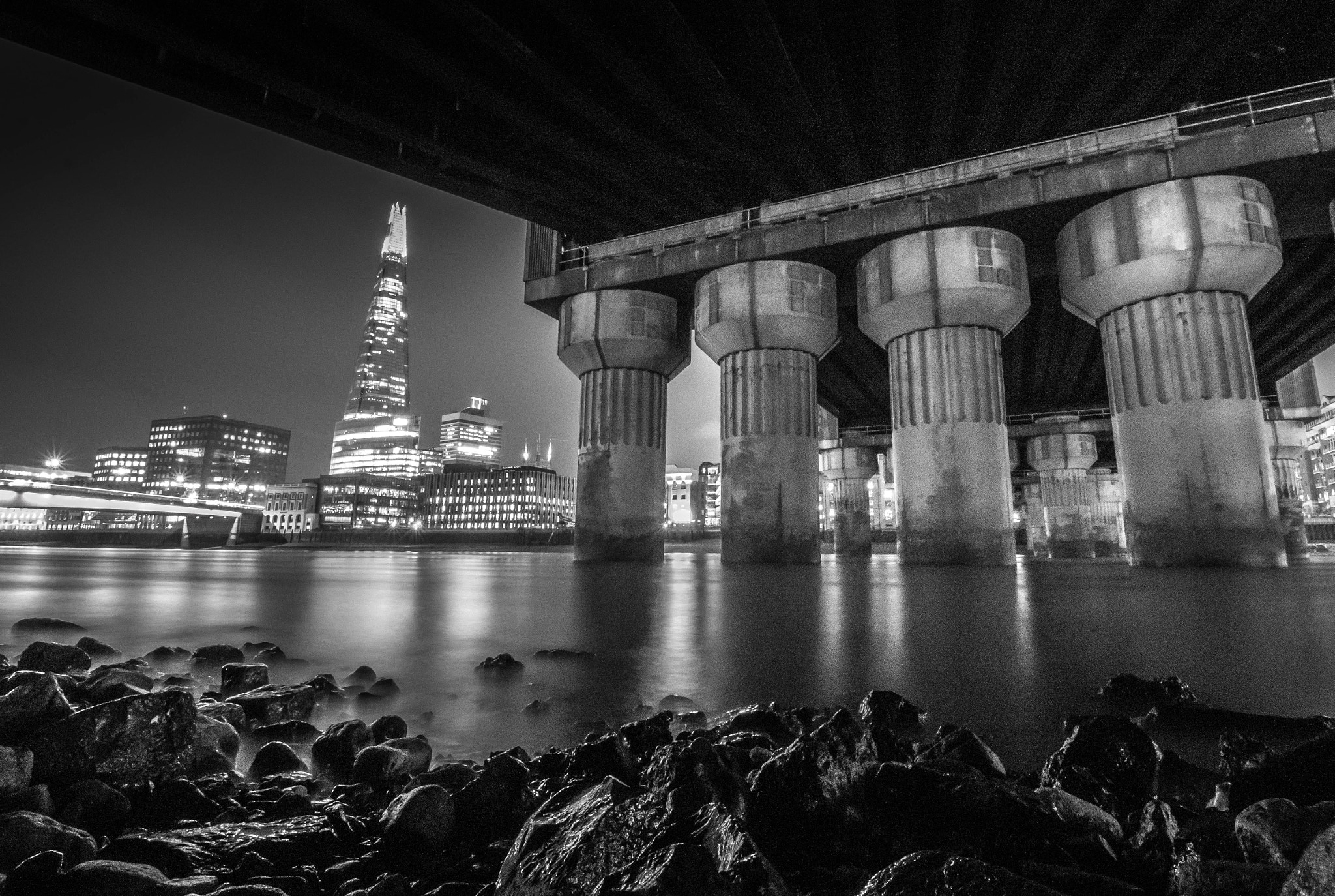 Canon EOS 600D (Rebel EOS T3i / EOS Kiss X5) sample photo. London bridge from the thames photography