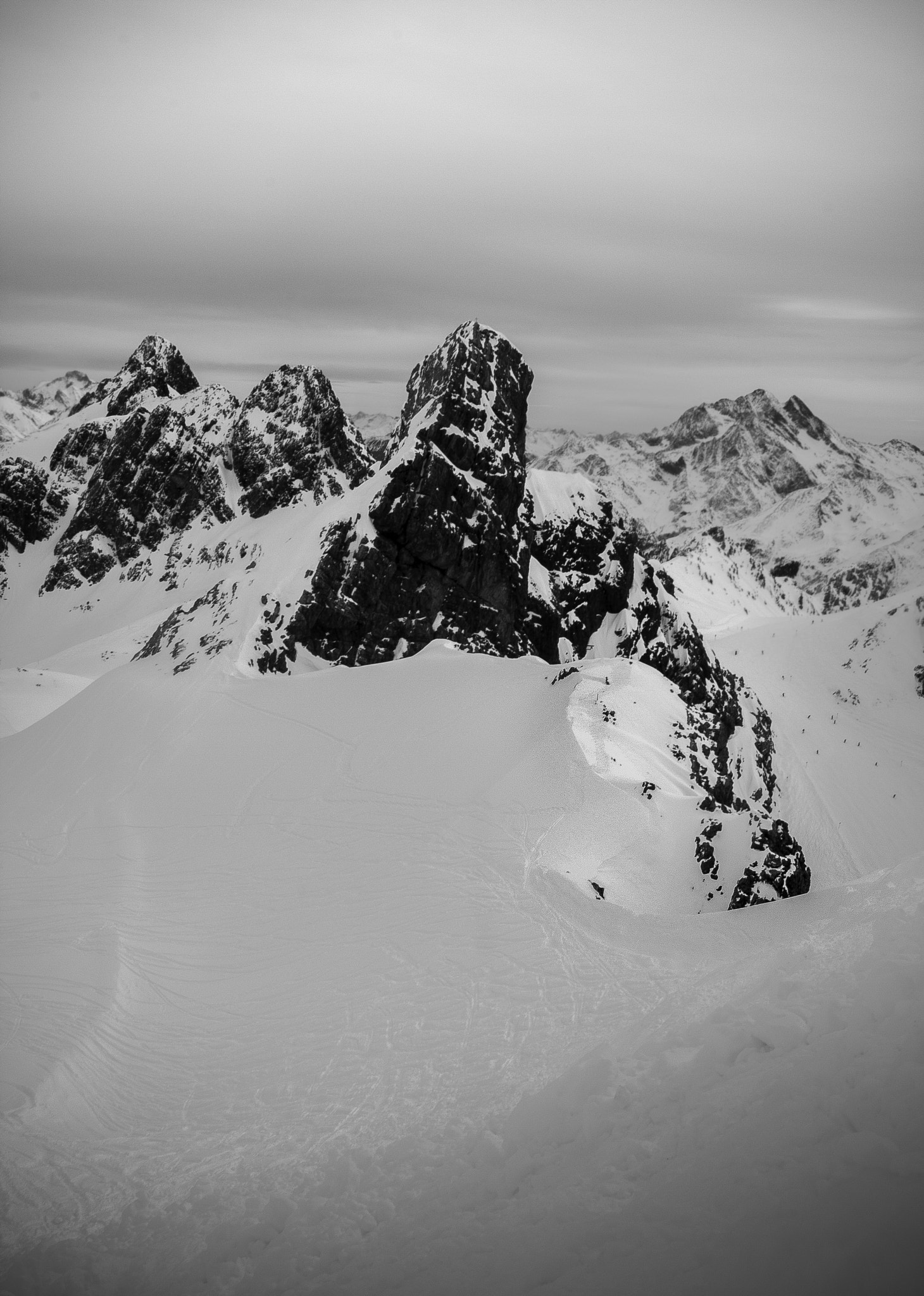 Tokina AT-X Pro 12-24mm F4 (IF) DX sample photo. Pointy mountains photography