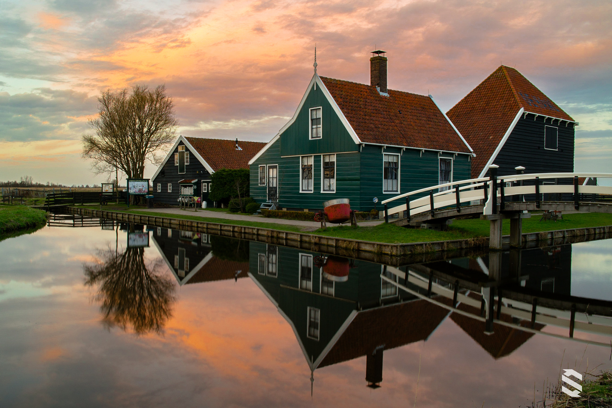 Samsung NX30 + Samsung NX 18-55mm F3.5-5.6 OIS sample photo. Zaanse schans photography