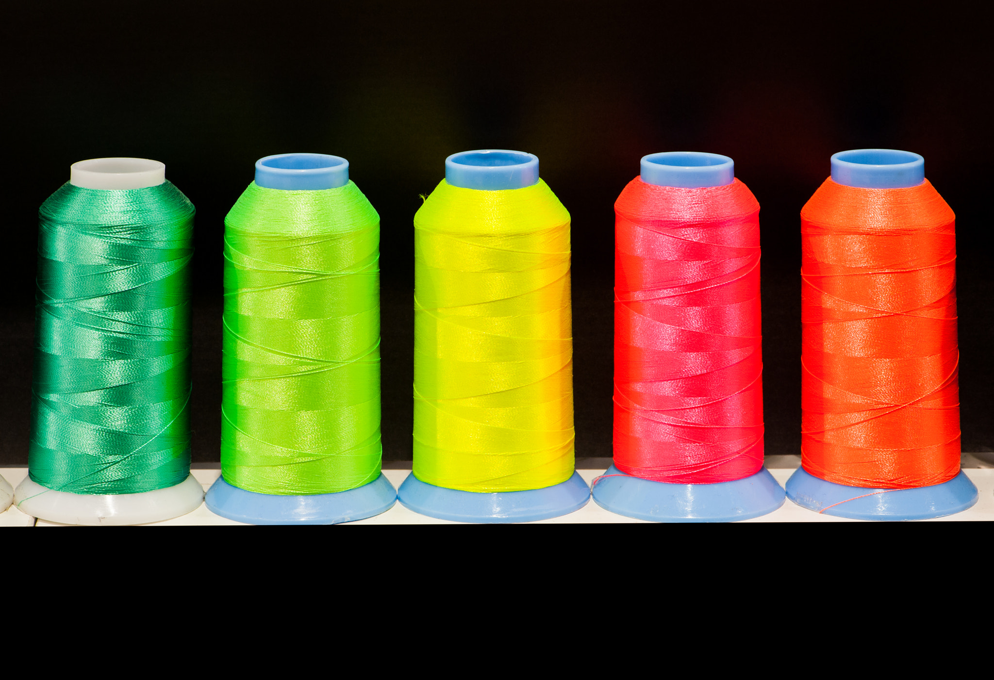 Nikon AF-S Micro-Nikkor 105mm F2.8G IF-ED VR sample photo. Multi color threads bueatiful background. photography
