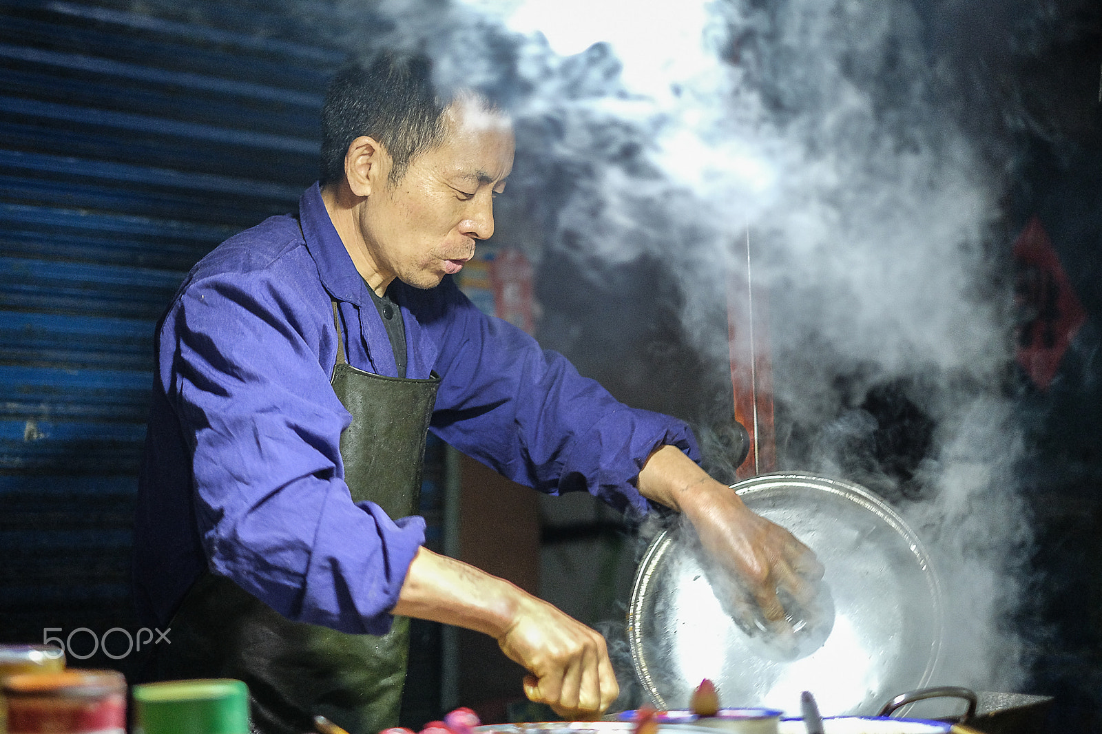 Fujifilm X-Pro2 + Fujifilm XF 35mm F1.4 R sample photo. Master chef at the night market photography